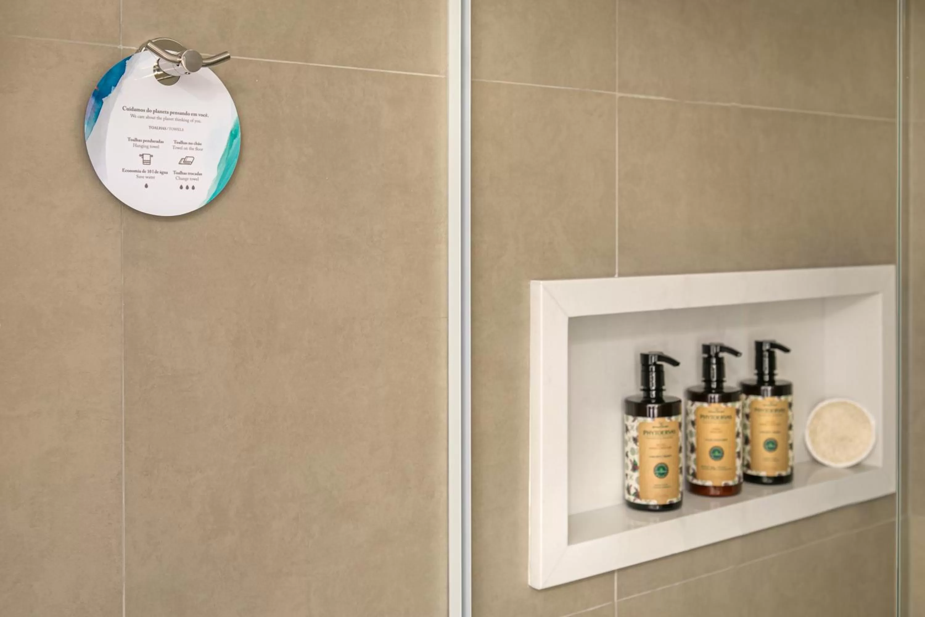 Bathroom in Meliá Jardim Europa