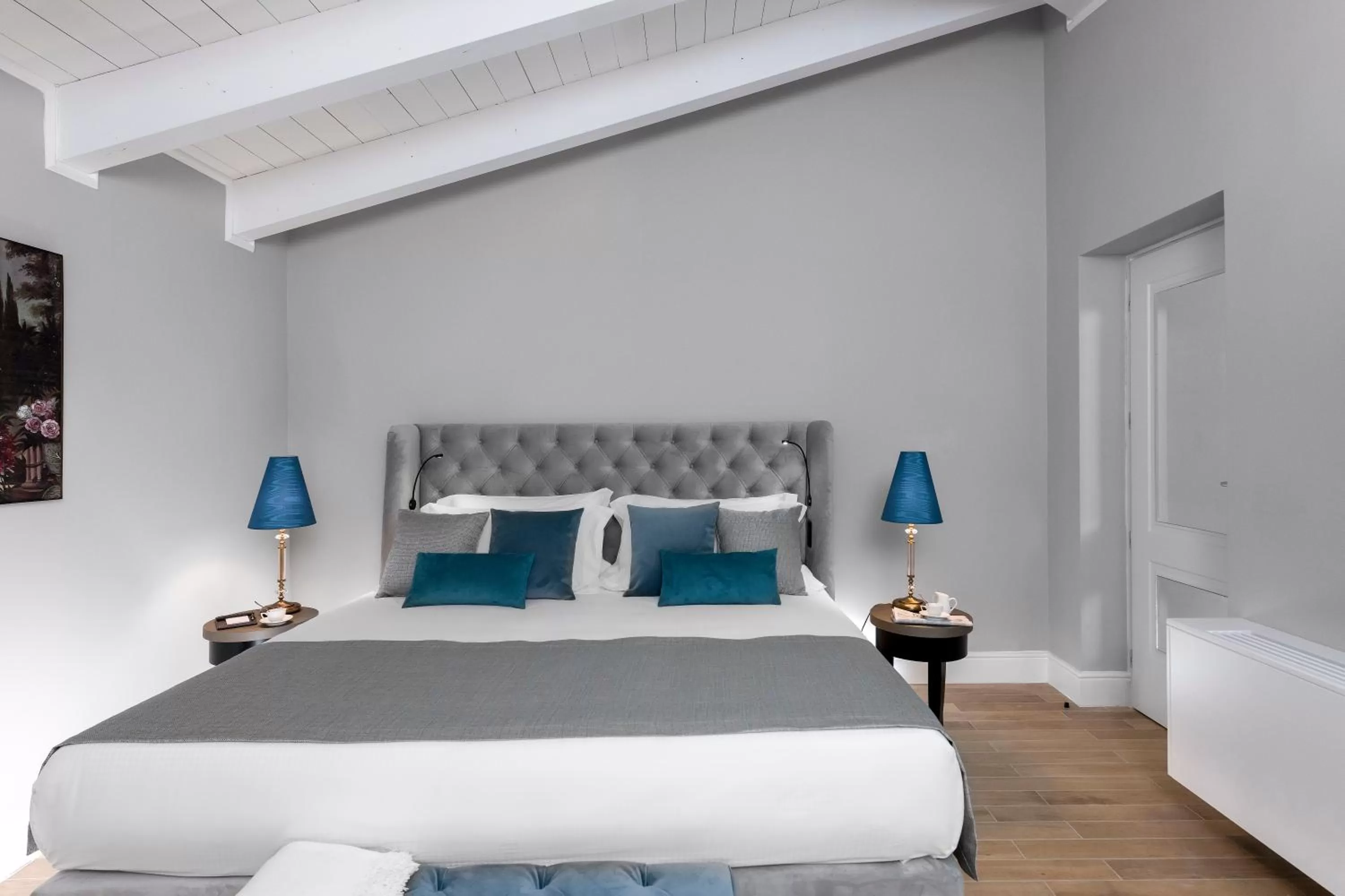 Bed in Hotel La Ville Rome