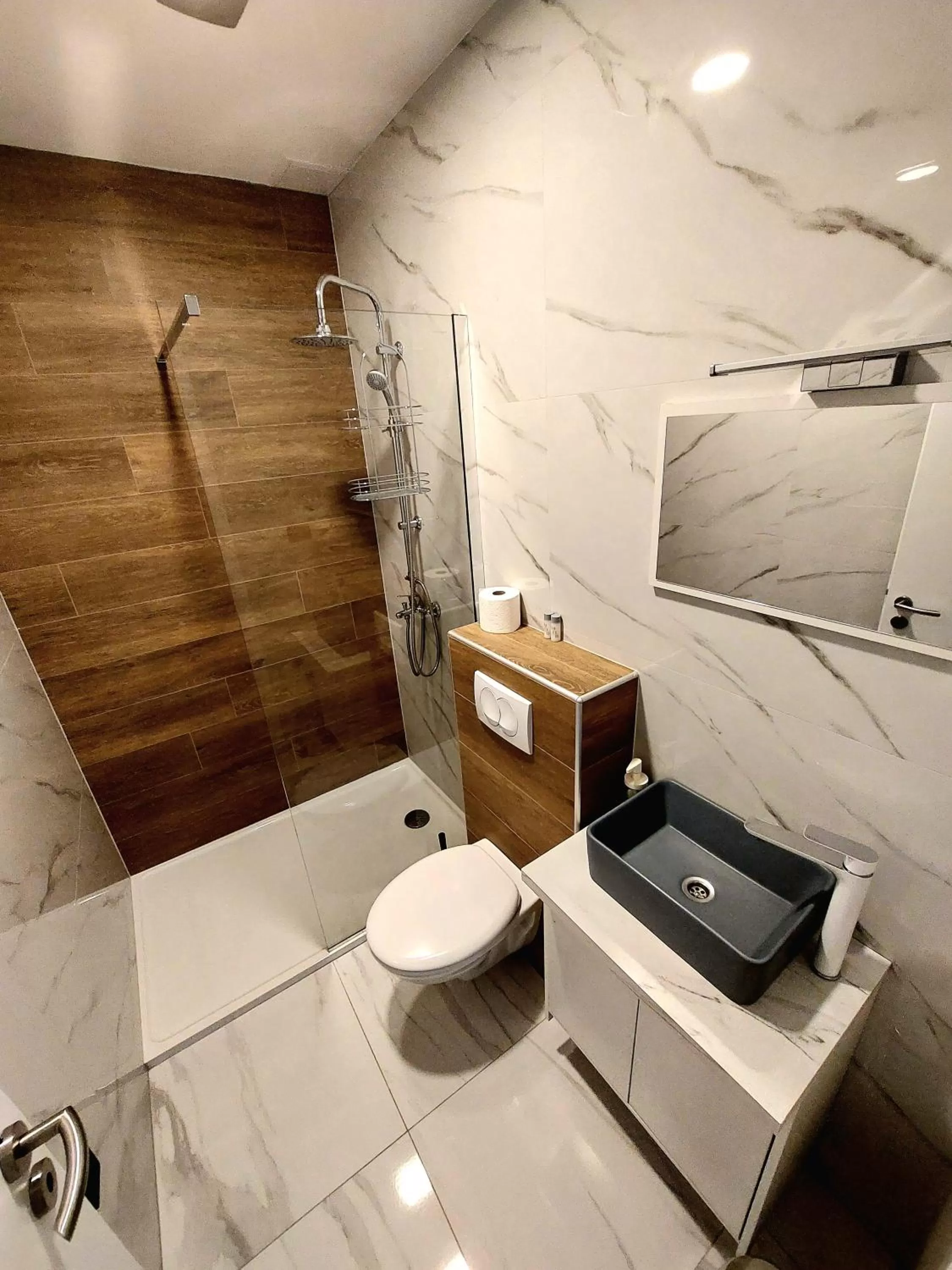 Shower, Bathroom in A8 b&b