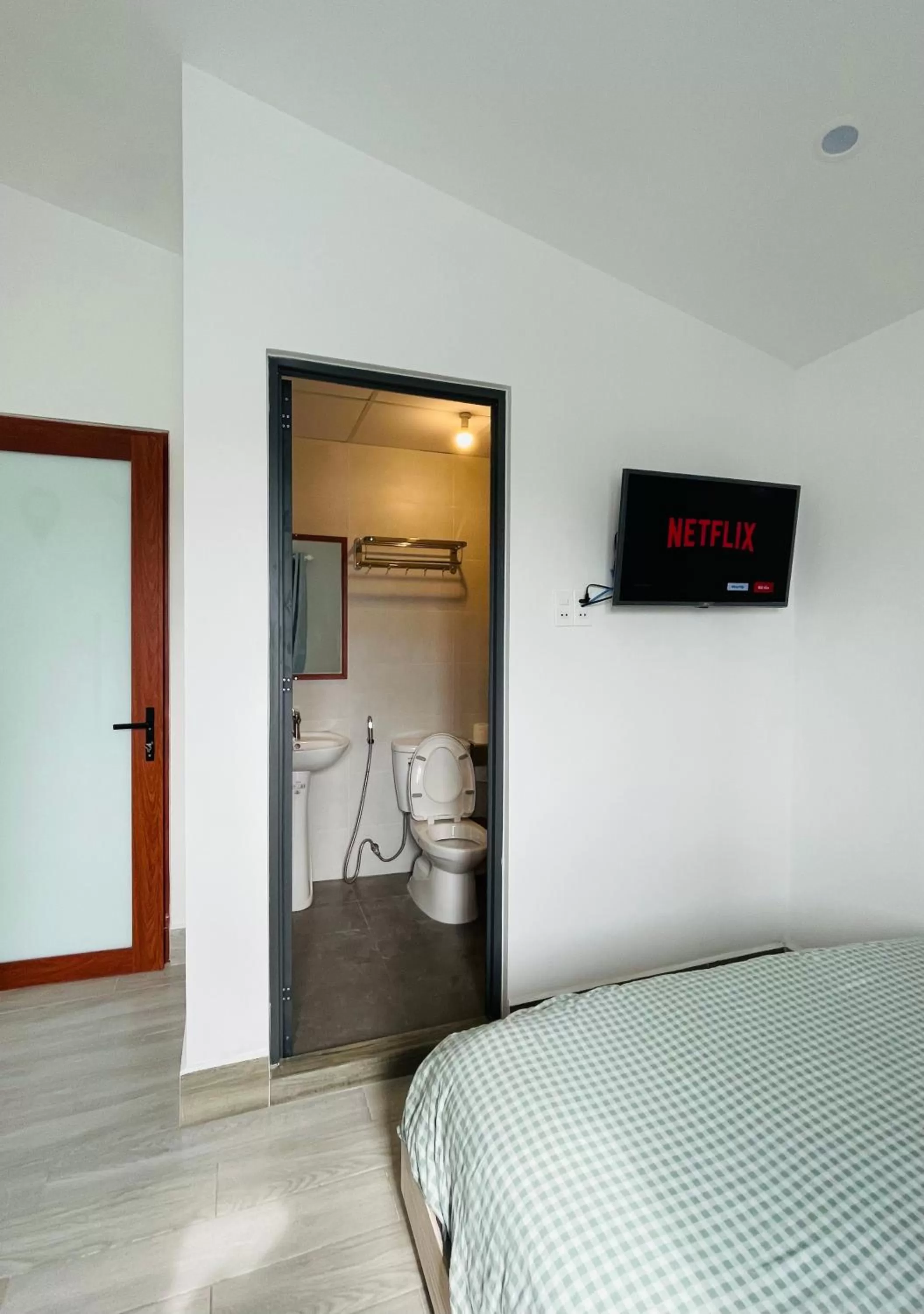 Bed, TV/Entertainment Center in STAY hostel 2 - 350m from the ferry