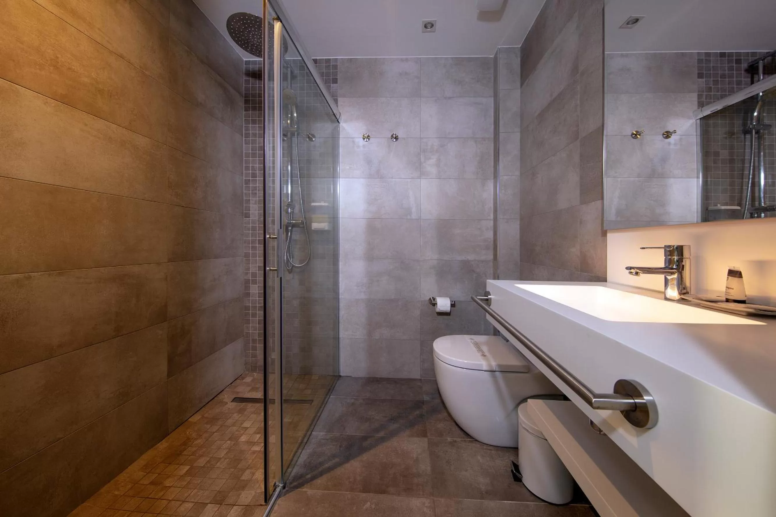 Bathroom in Hotel Oasis