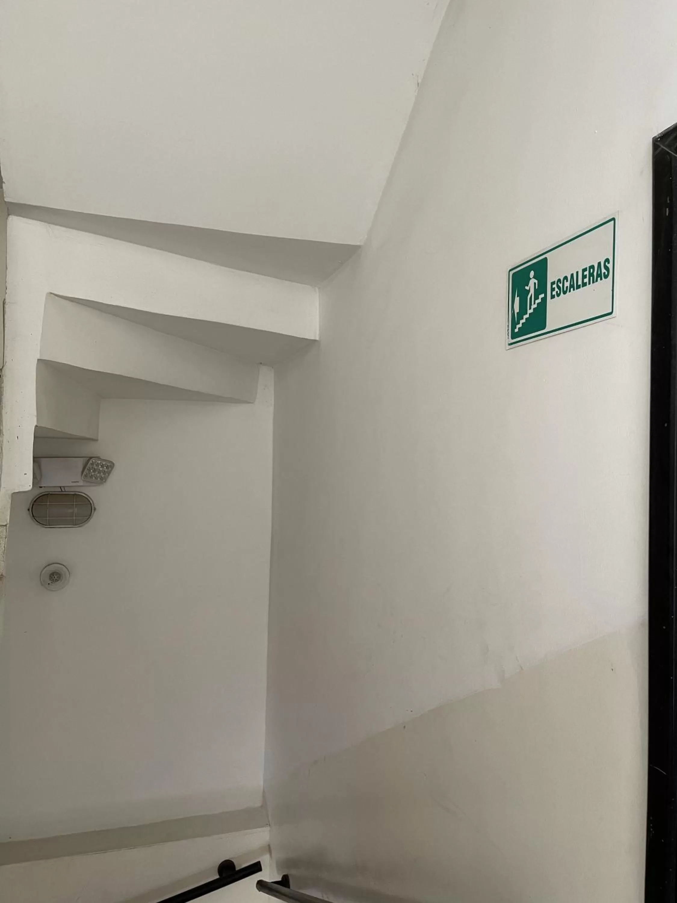 Logo/Certificate/Sign in Hotel Cangrejalito