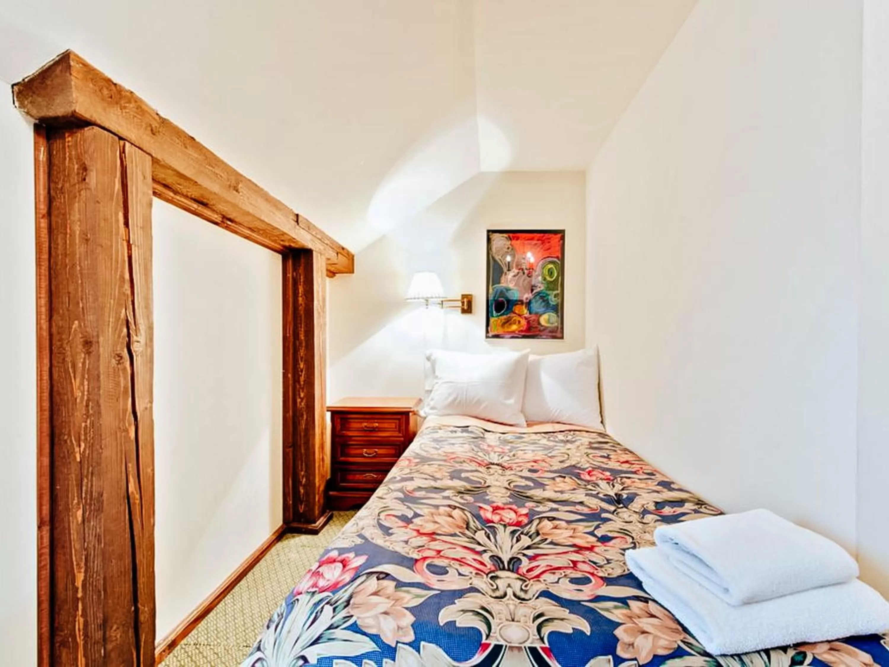 Bed in Miodosytnia Aparthotel