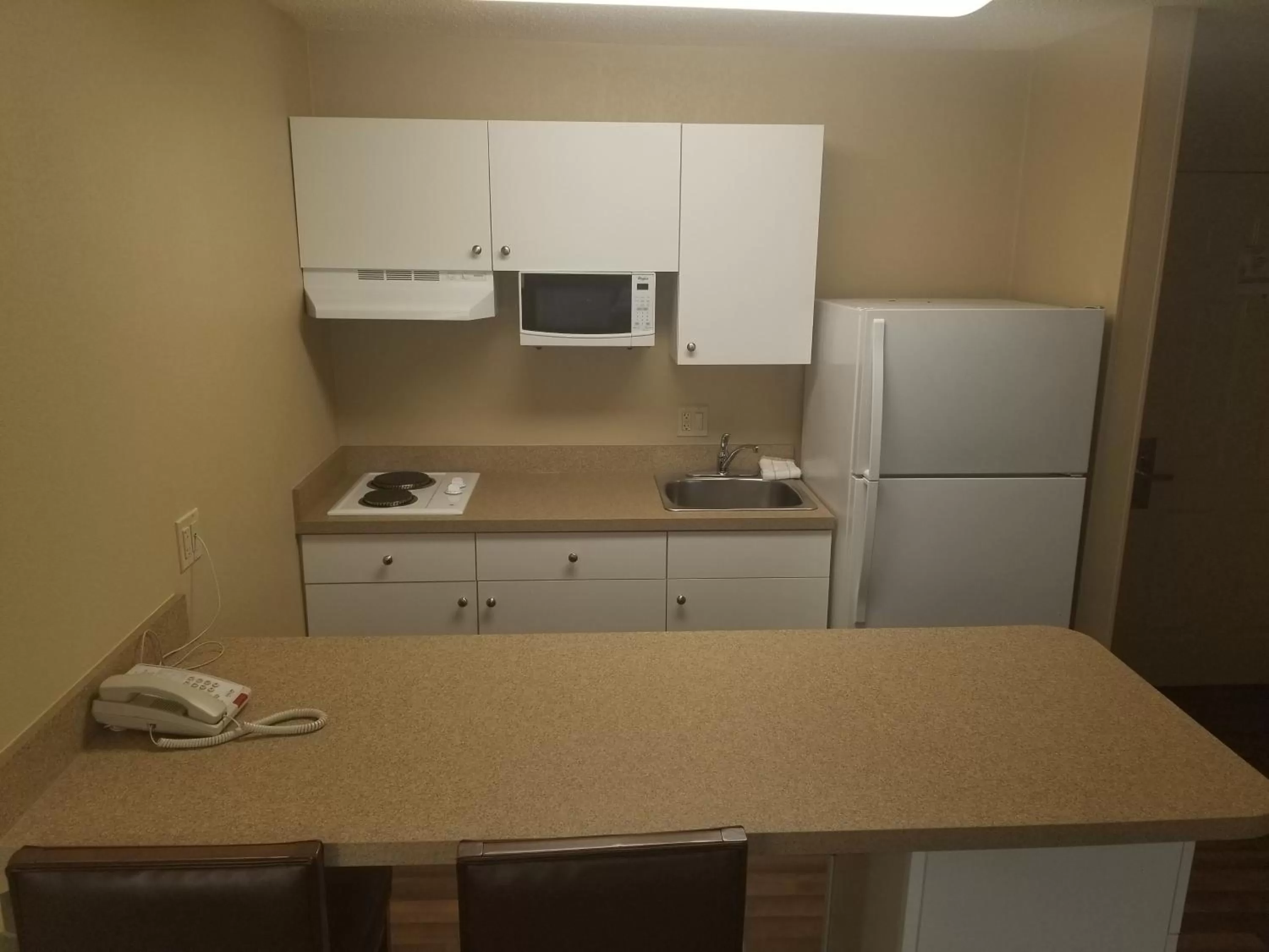 Kitchen or kitchenette in Extended Stay America Premier Suites - Miami - Airport - Miami Springs
