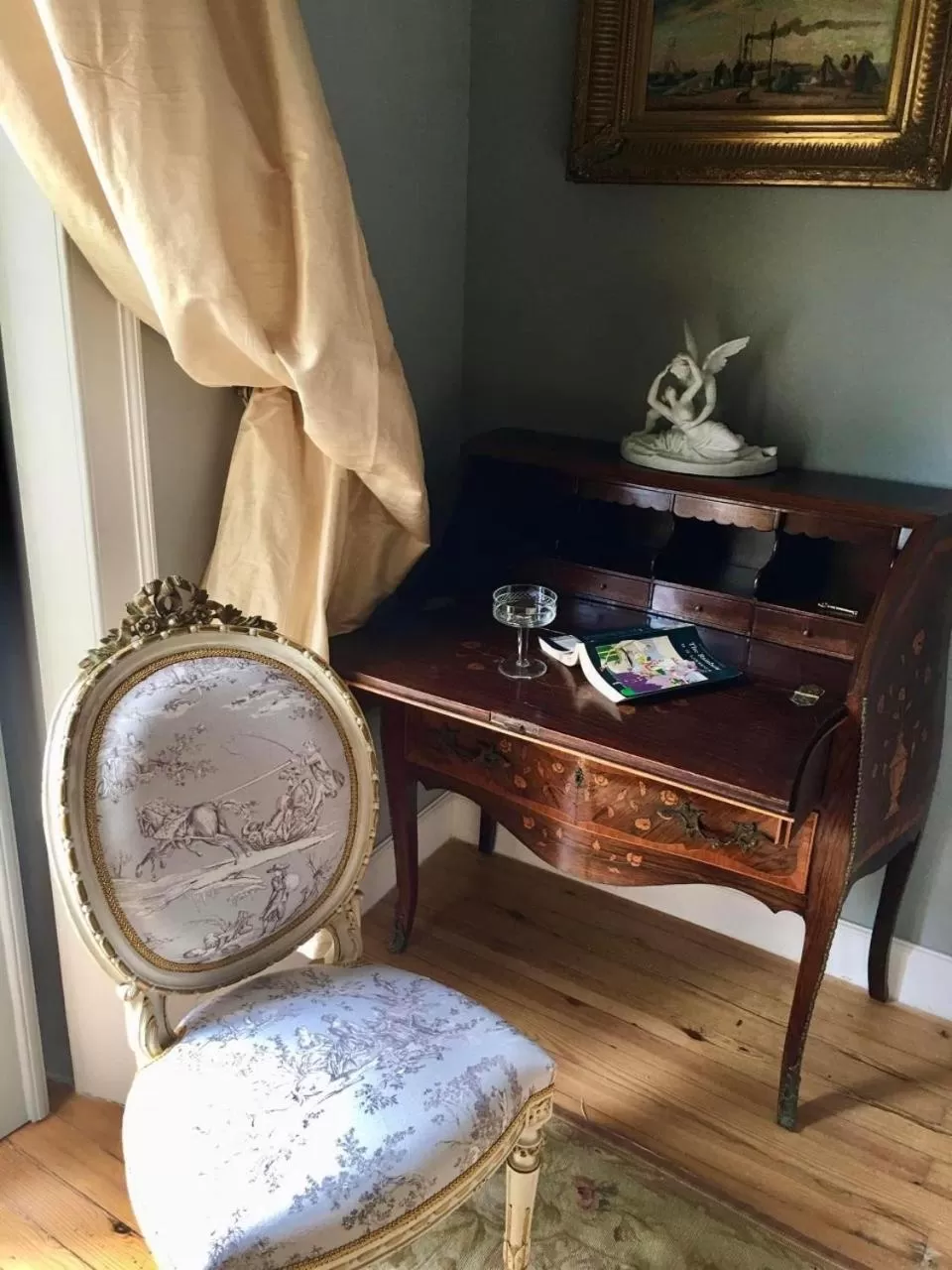 Seating area, Bed in Palacete Encanto Maior