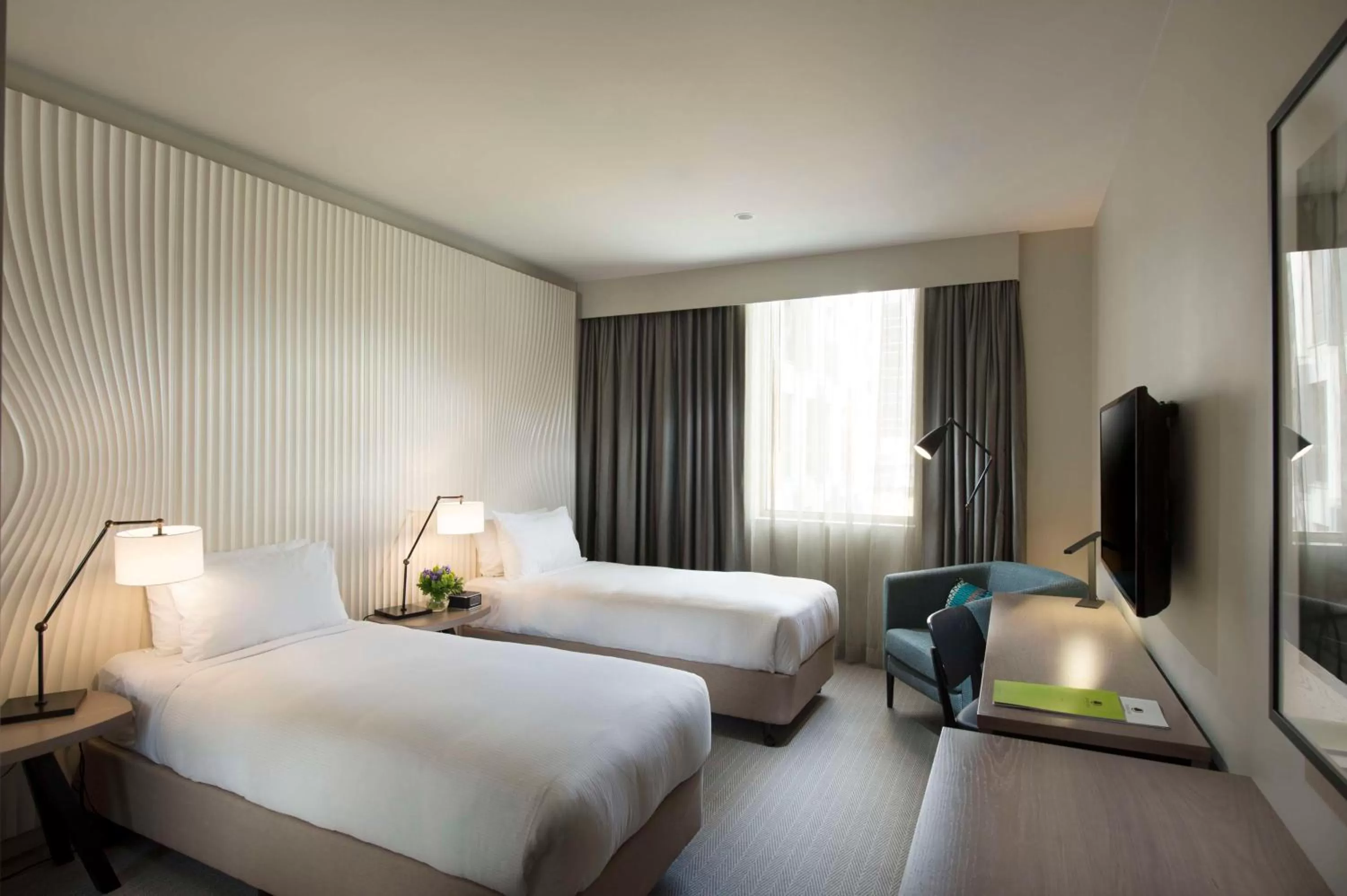 Bed in DoubleTree by Hilton Melbourne