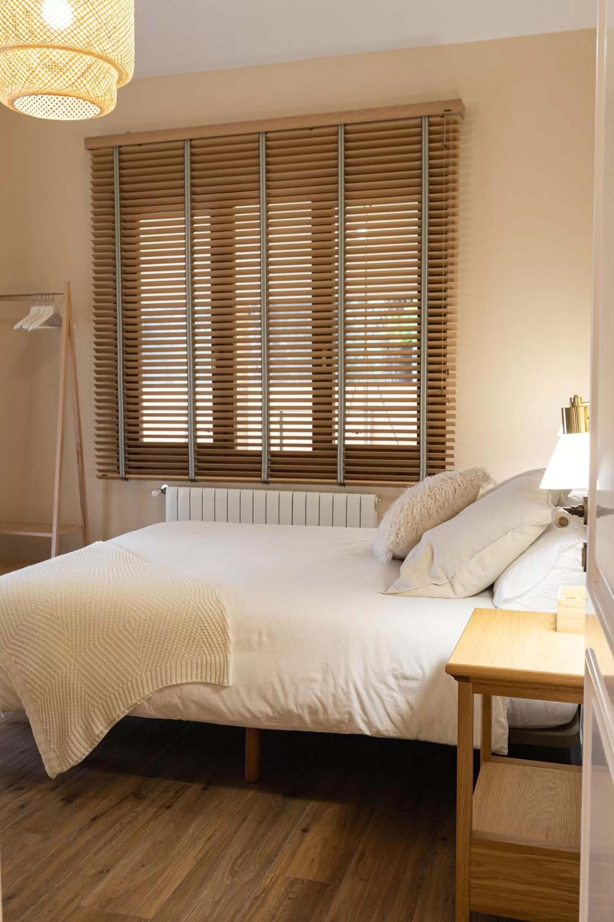 Photo of the whole room in Hotel Rural Ohana