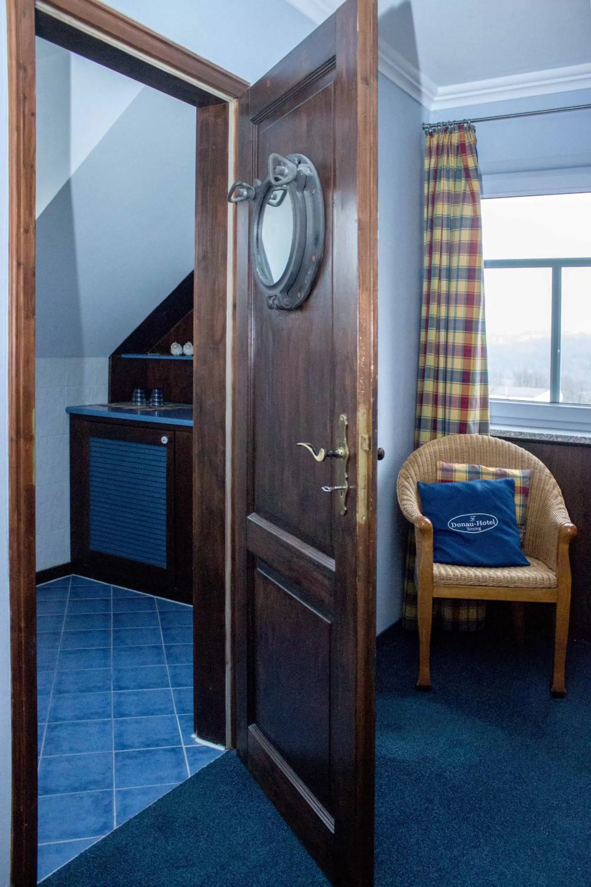 Photo of the whole room, Seating Area in Donau-Hotel