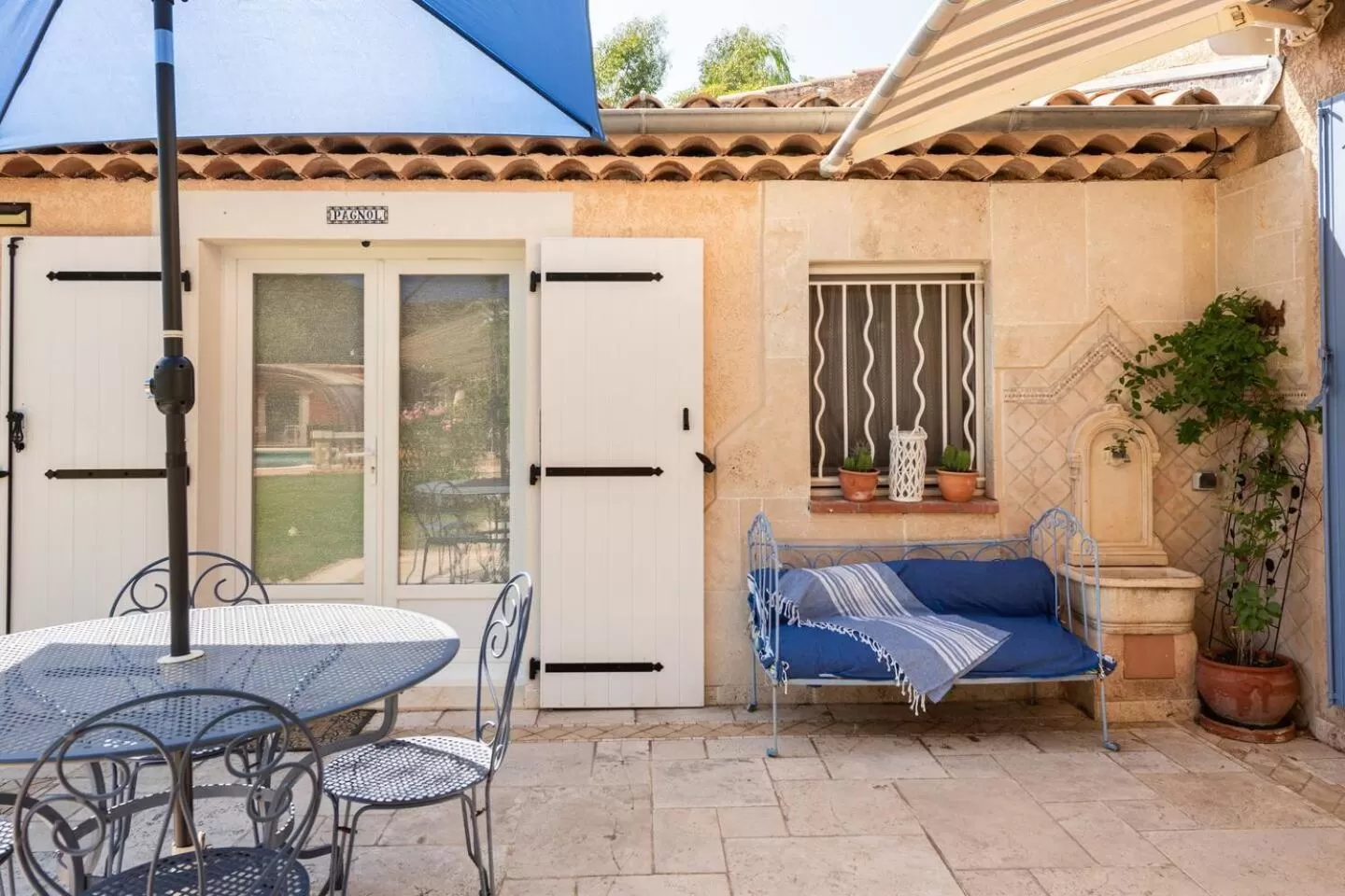 Property building in Chambre et table d'hôtes Villa Pomponette