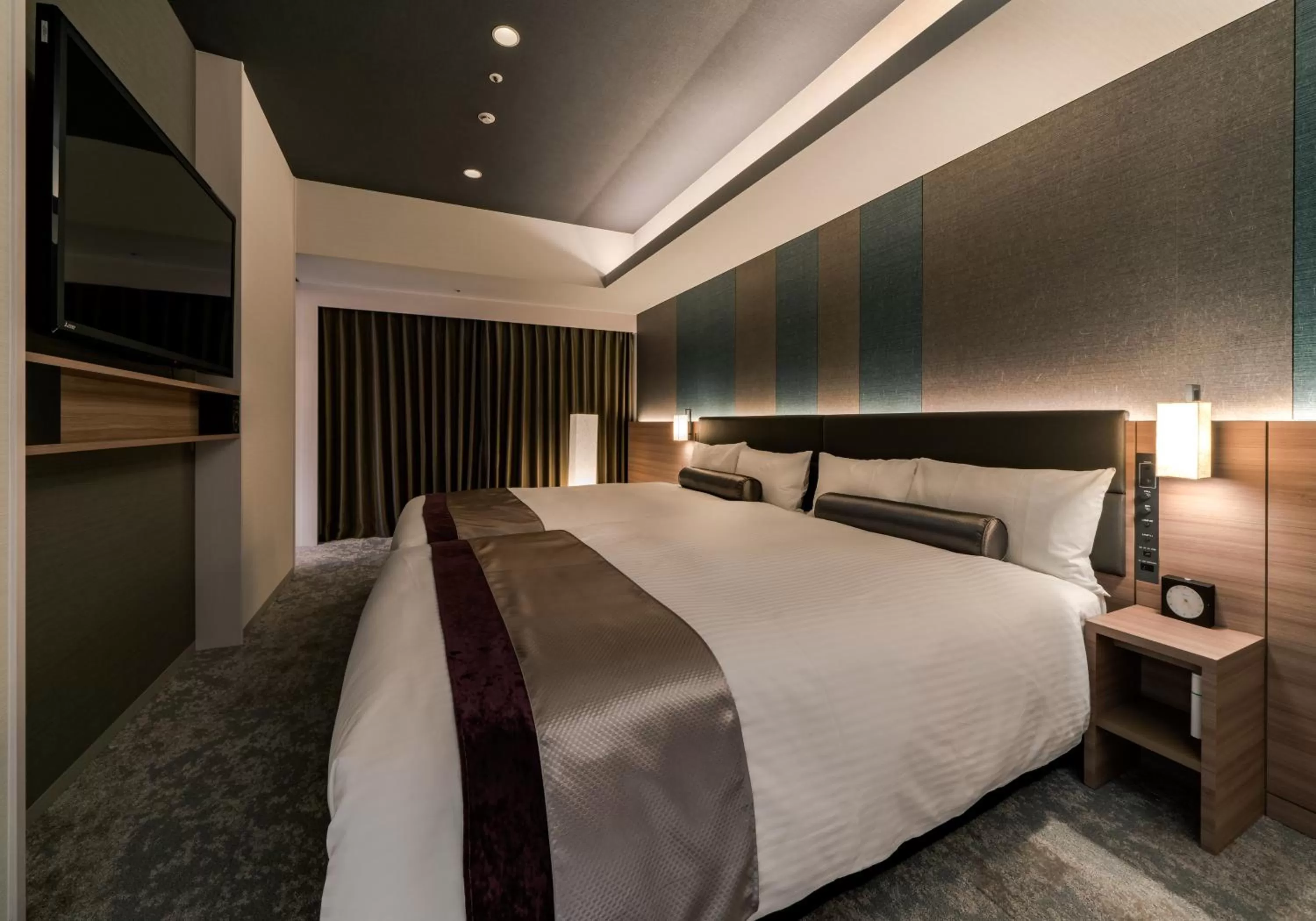 Bed in Daiwa Roynet Hotel Himeji