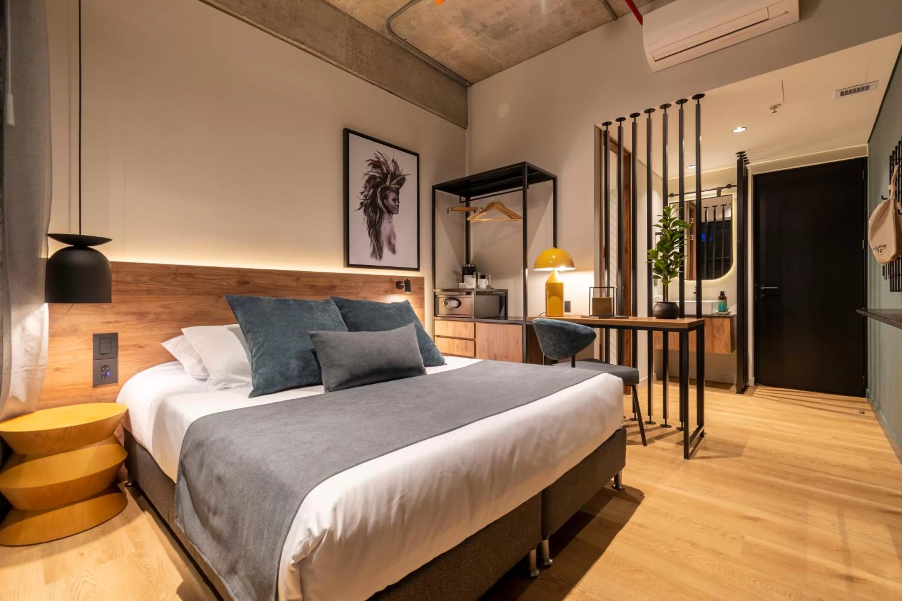 Photo of the whole room, Bed in Hashtag 98 Hotel By Jalo