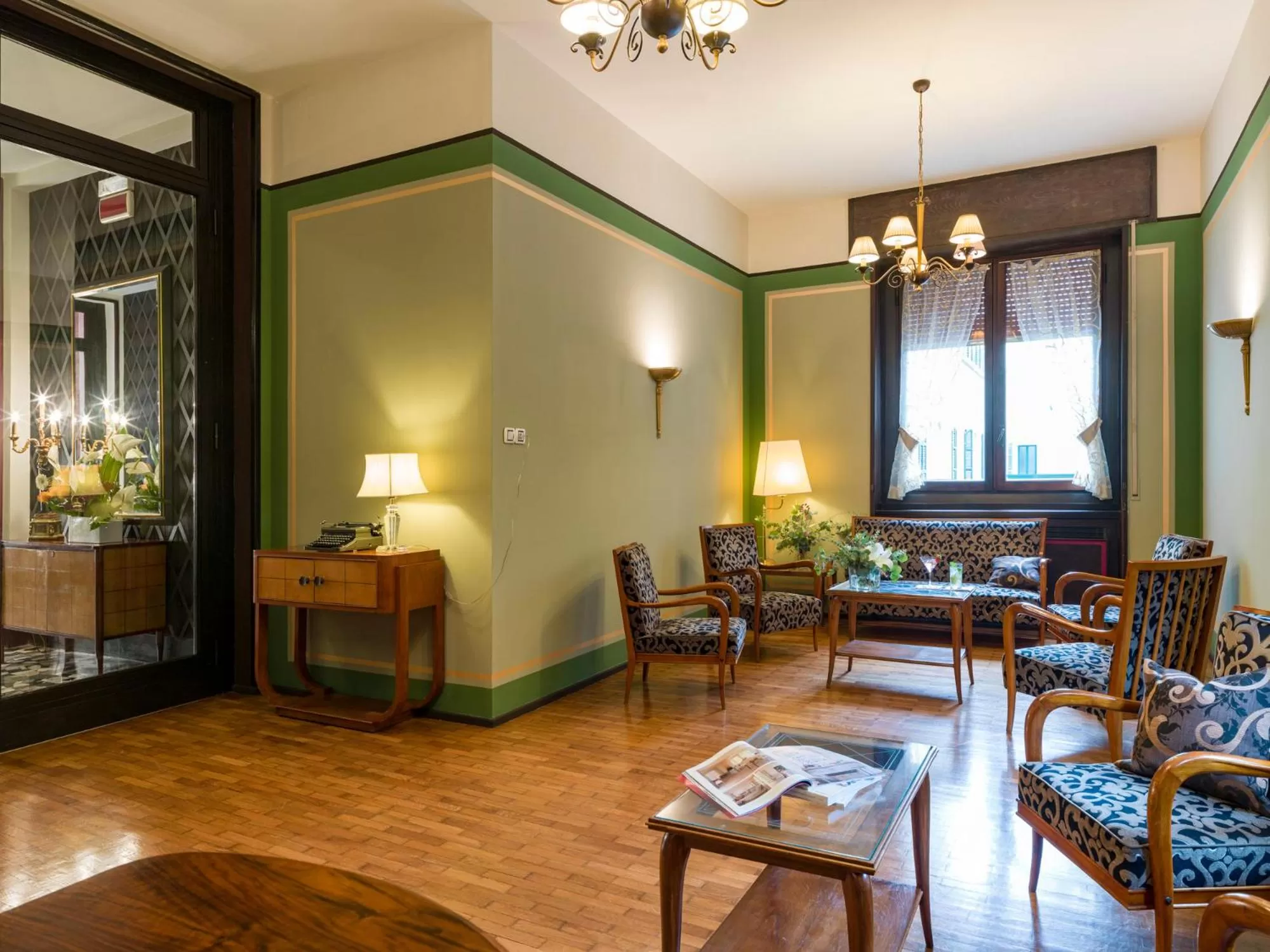 Communal lounge/ TV room in Grand Hotel Castrocaro Longlife Formula