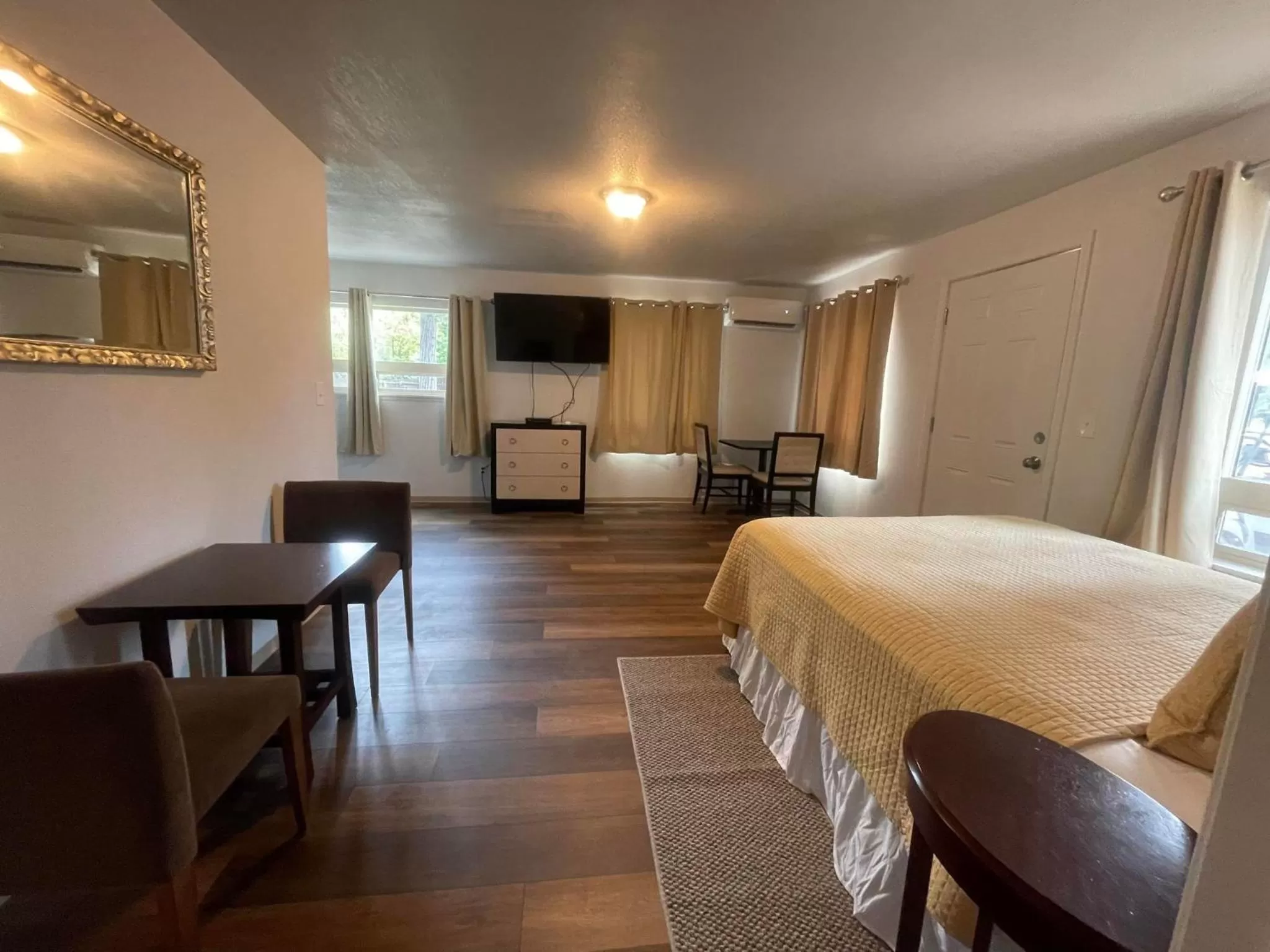 Bed in Riverfront Lodging