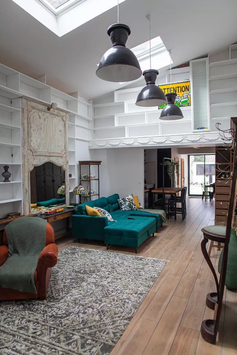 Seating area in Bienvenue Chez Nous