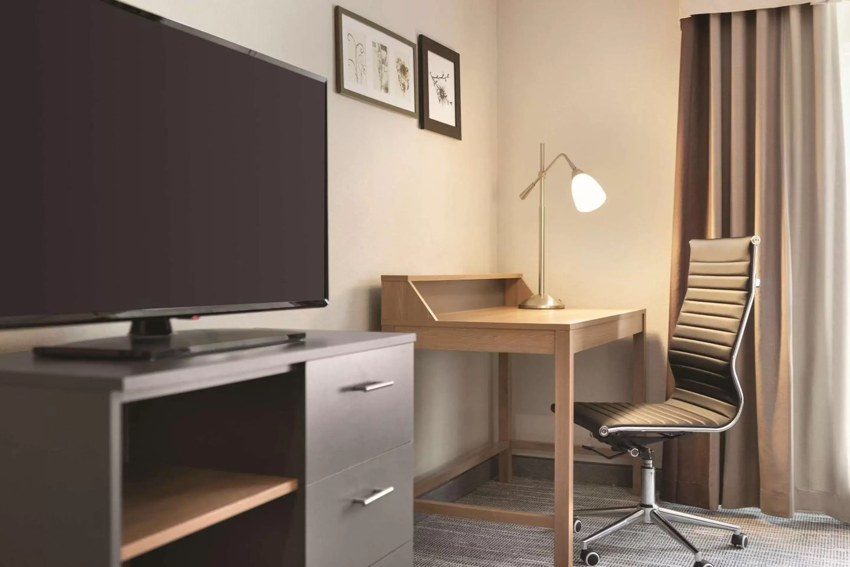 Studio King Suite with Sofa Bed in Country Inn & Suites by Radisson, Greensboro, NC Studio King Suite with Sofa Bed in Country Inn & Suites by Radisson, Greensboro, NC