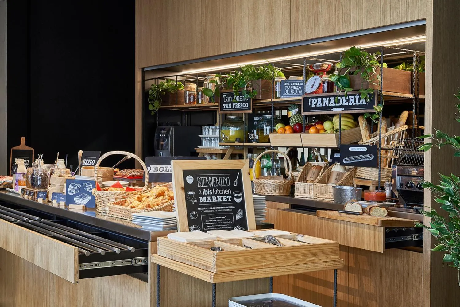 Lounge or bar in Ibis Barcelona Plaza Glòries 22@