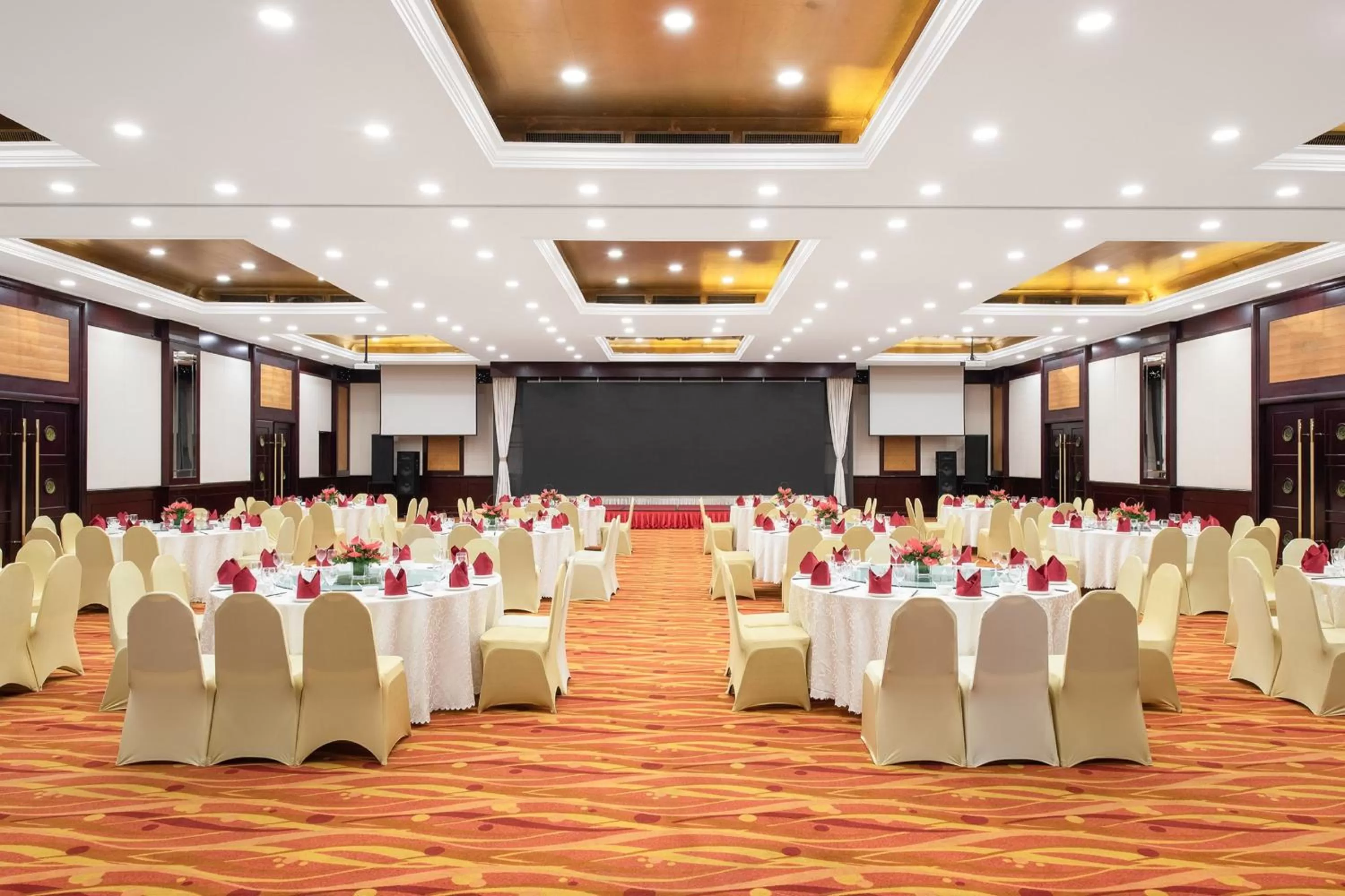 Meeting/conference room in Holiday Inn Beijing Chang An West by IHG