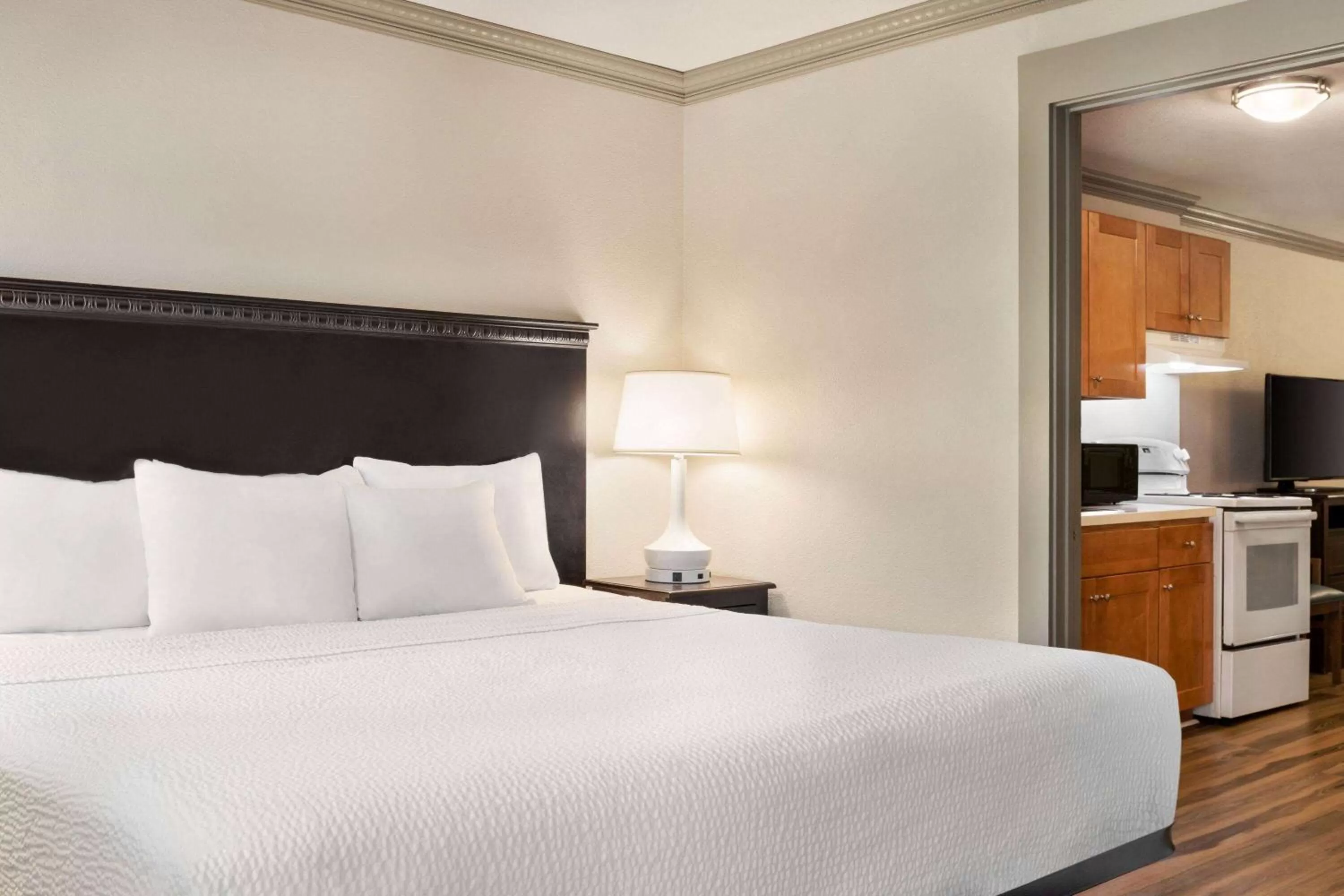 Bed in Days Inn by Wyndham Ocean City Oceanfront