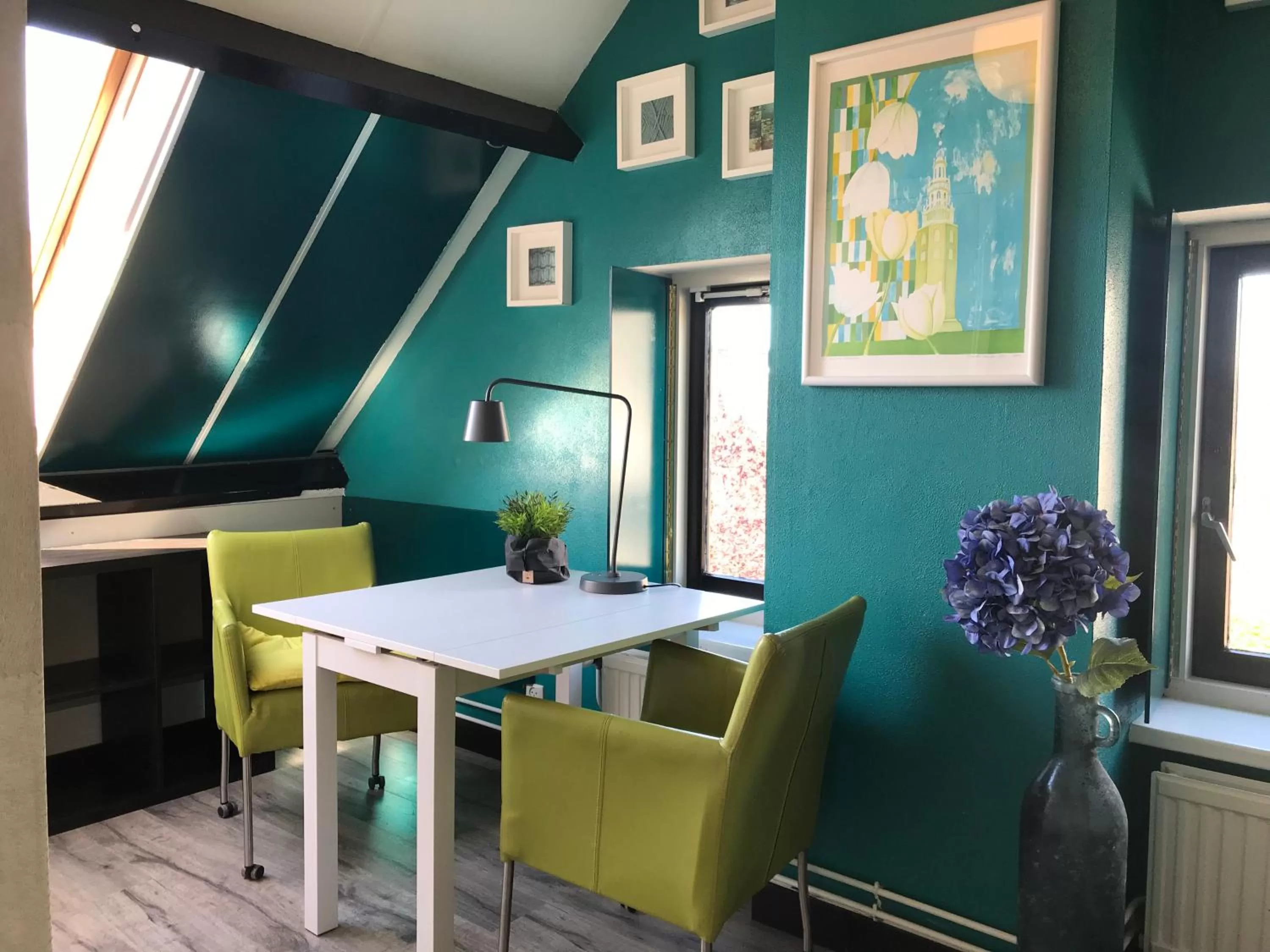 Seating area in Bed&Breakfast Maasland