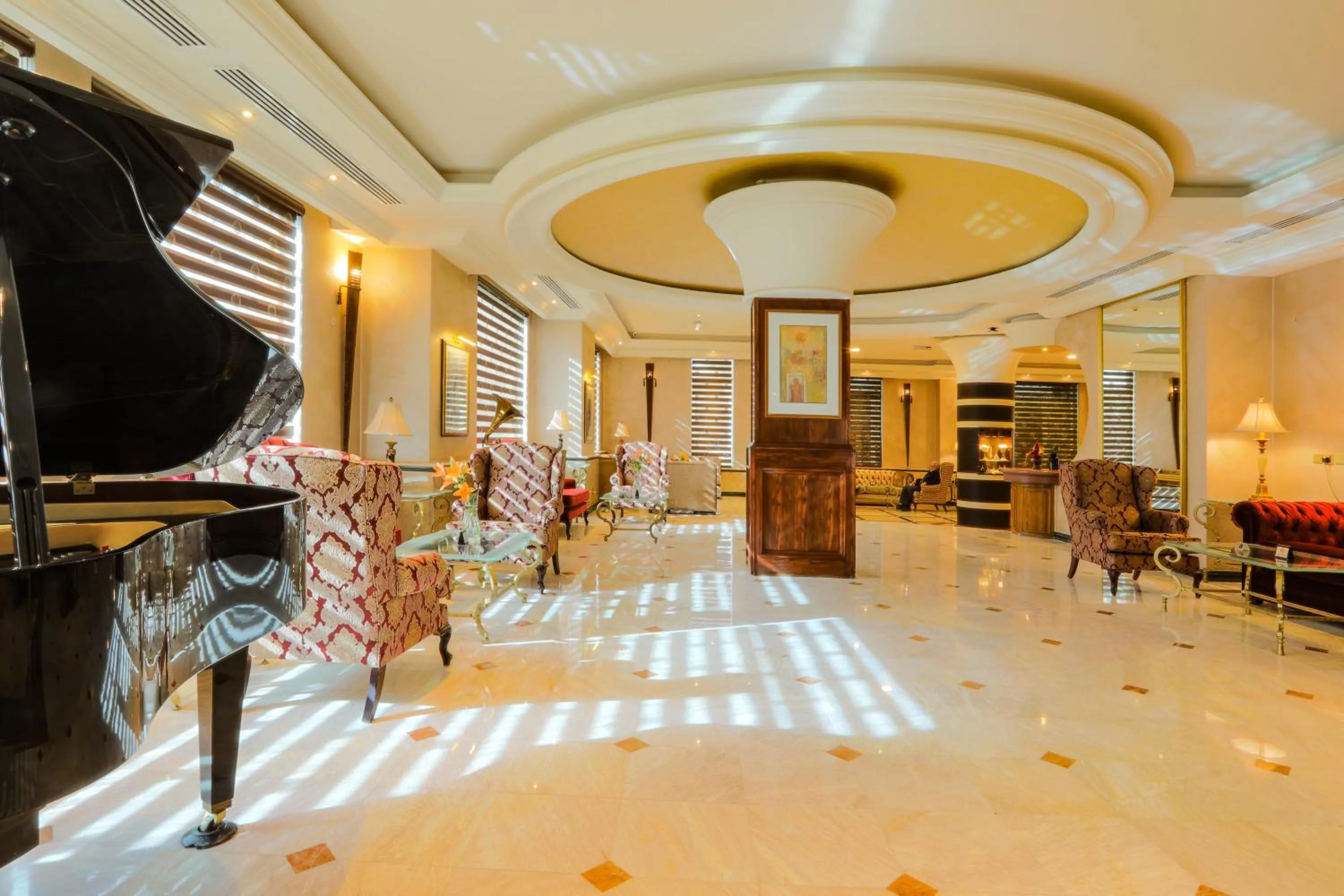 Lobby or reception in Bristol Hotel