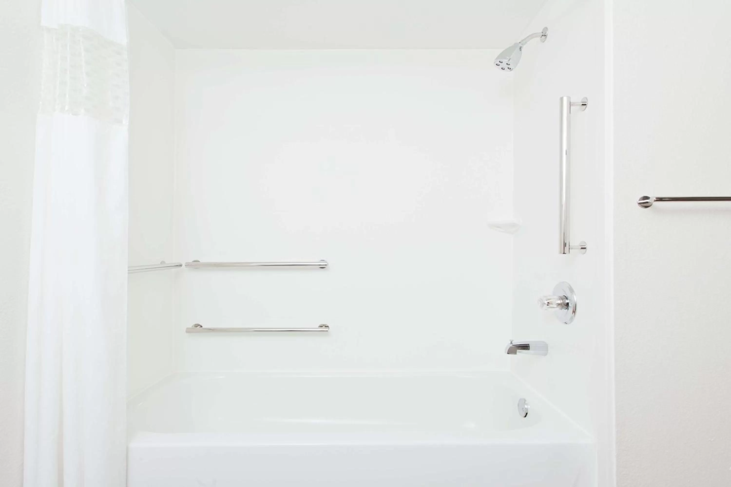 Bathroom in Hampton Inn Bremen