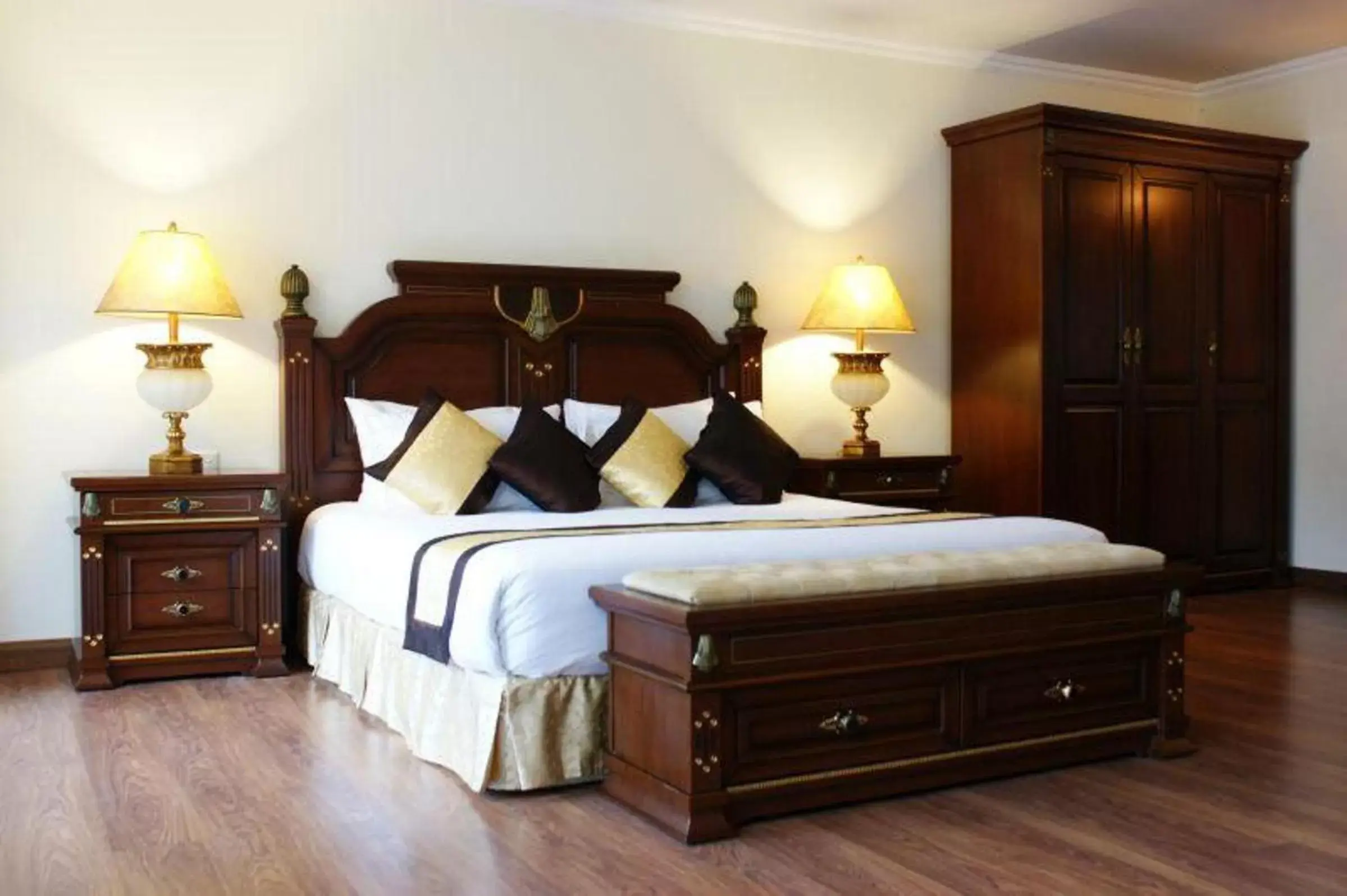 Superior Double Room in LK Metropole Superior Double Room in LK Metropole