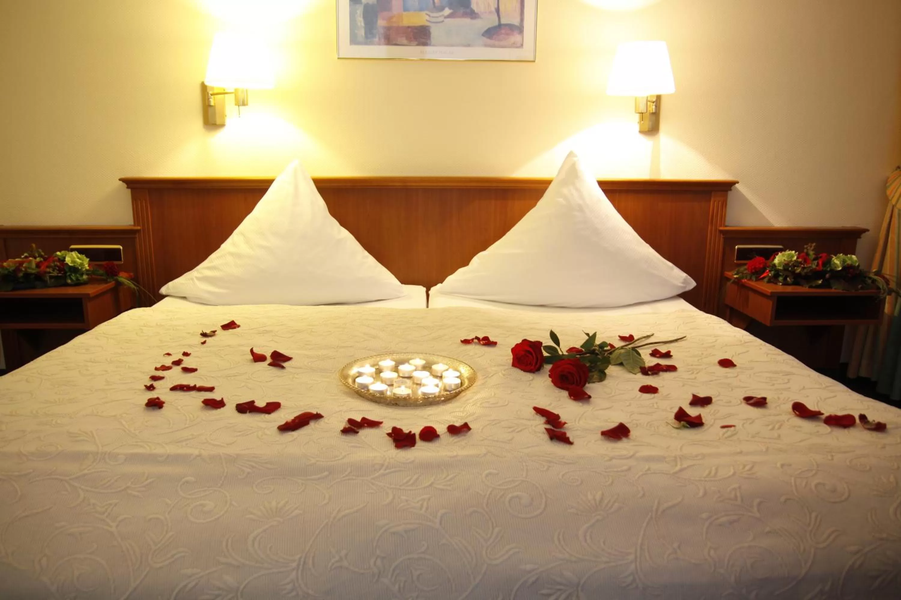 Photo of the whole room, Bed in Hotel Kaiserhof Wesel