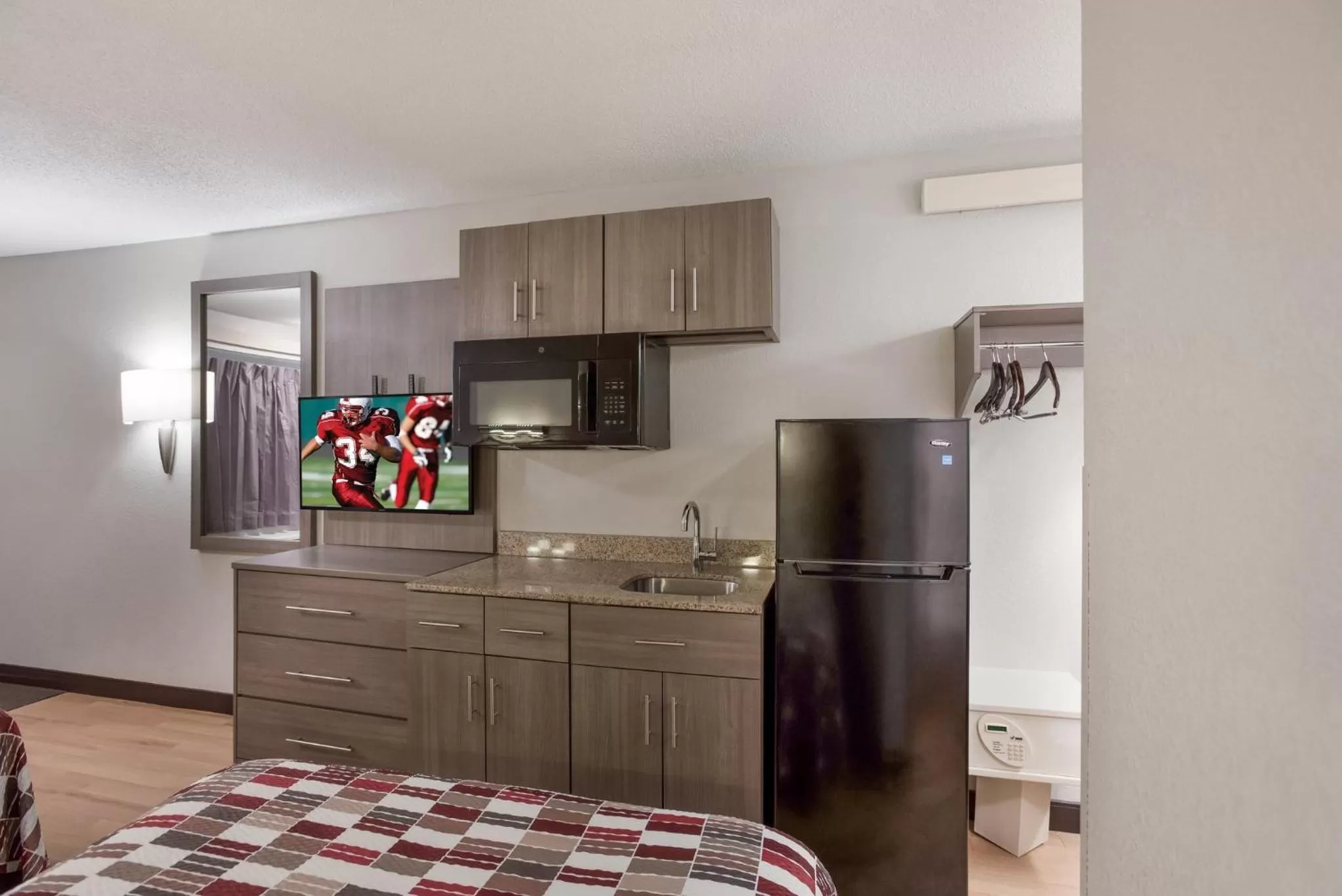 Photo of the whole room in Red Roof Inn Philadelphia - Trevose