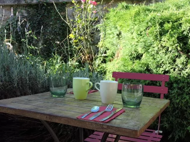 Patio in L auberge du lion d or