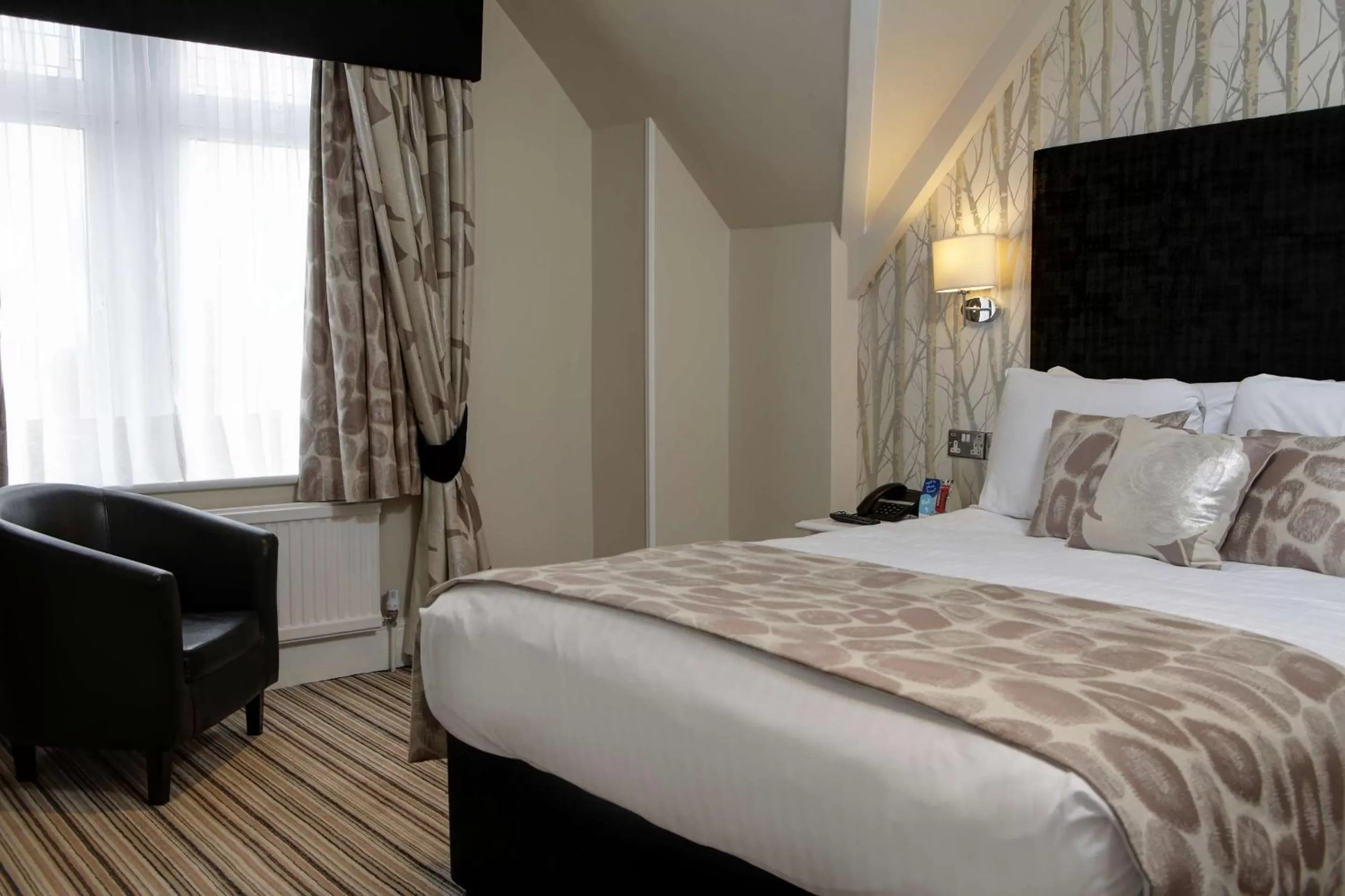 Bed in Burlington Hotel, BW Premier Collection by Best Western