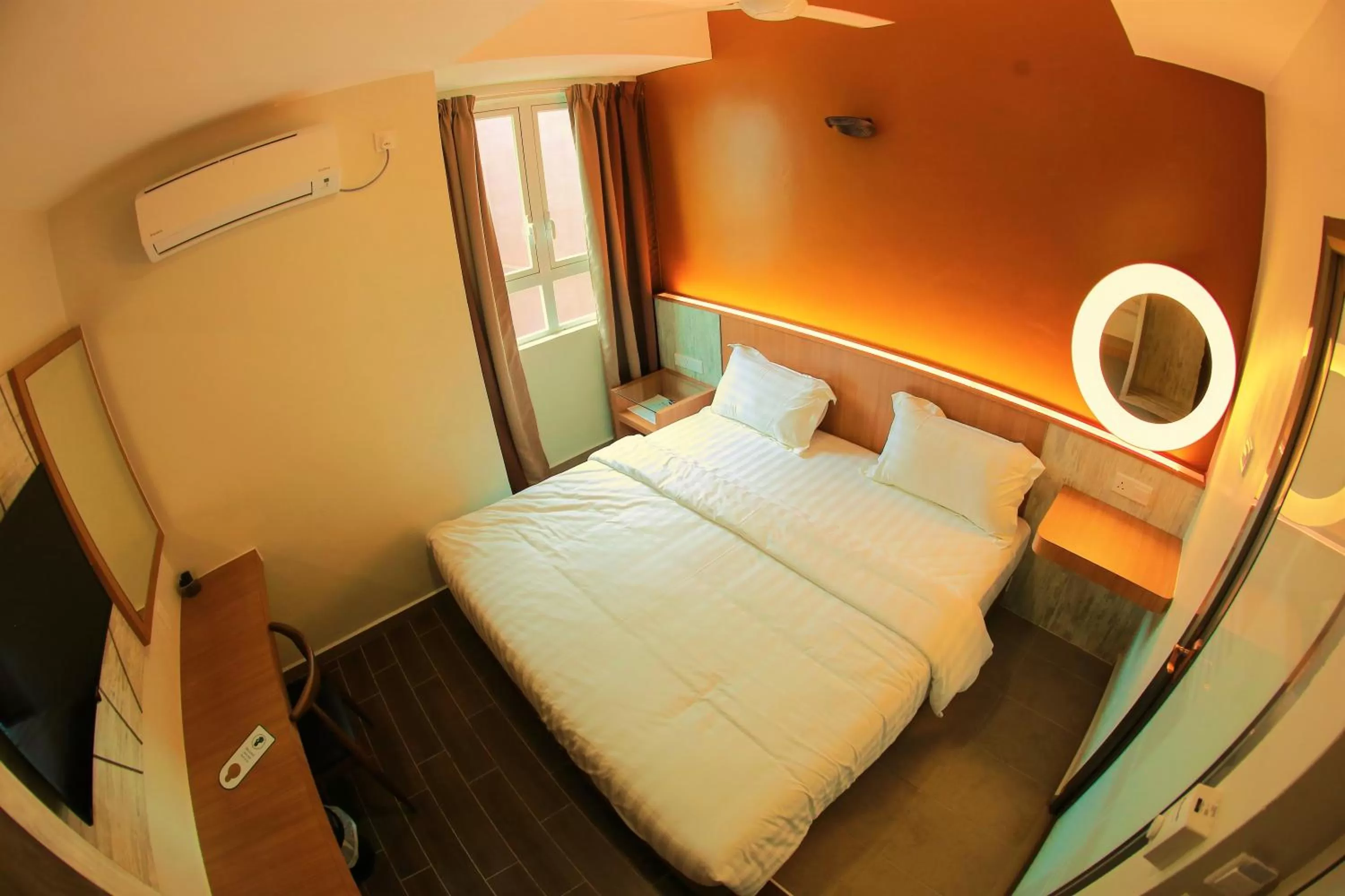 Photo of the whole room, Bed in Pantai Regal Hotel