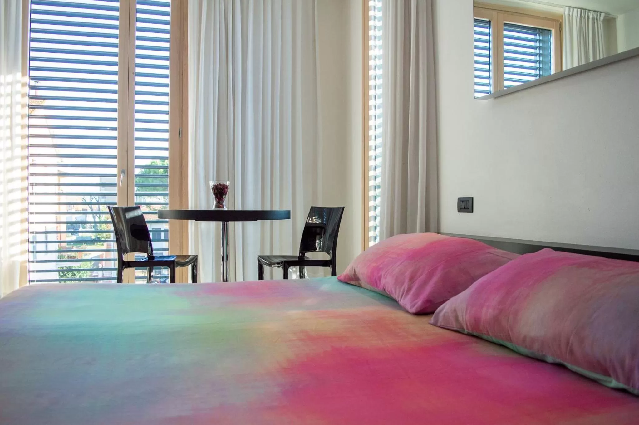 Bedroom, Bed in Blue Shades Hotel