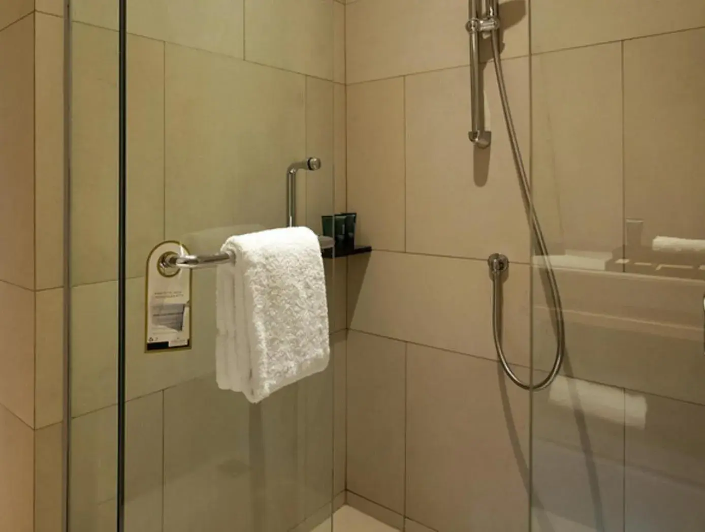 Executive Deluxe Twin in Royal Tulip Gunung Geulis Resort and Golf Executive Deluxe Twin in Royal Tulip Gunung Geulis Resort and Golf