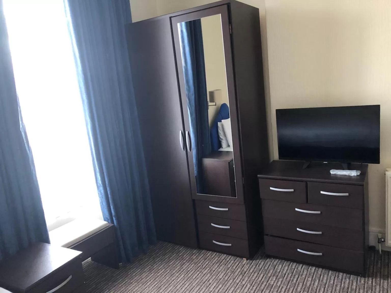 TV and multimedia, TV/Entertainment Center in The Elgin Kintore Arms, Inverurie - Heritage Hotel Since 1855