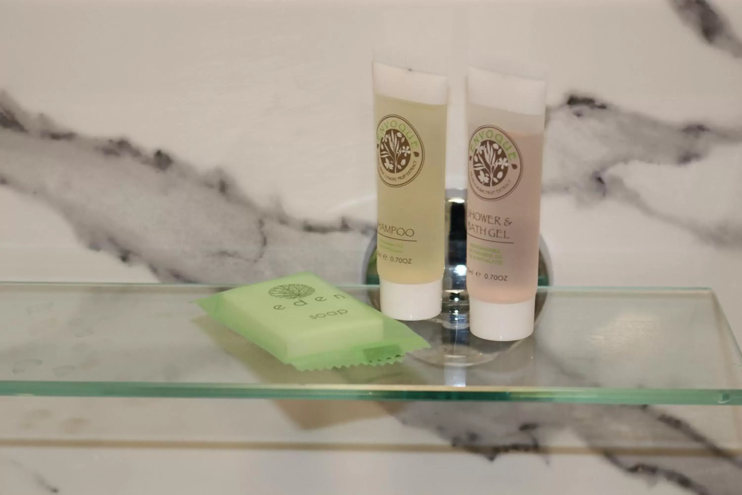 Comfort Triple Room with Shower in Blue Sapphire Hotel Comfort Triple Room with Shower in Blue Sapphire Hotel