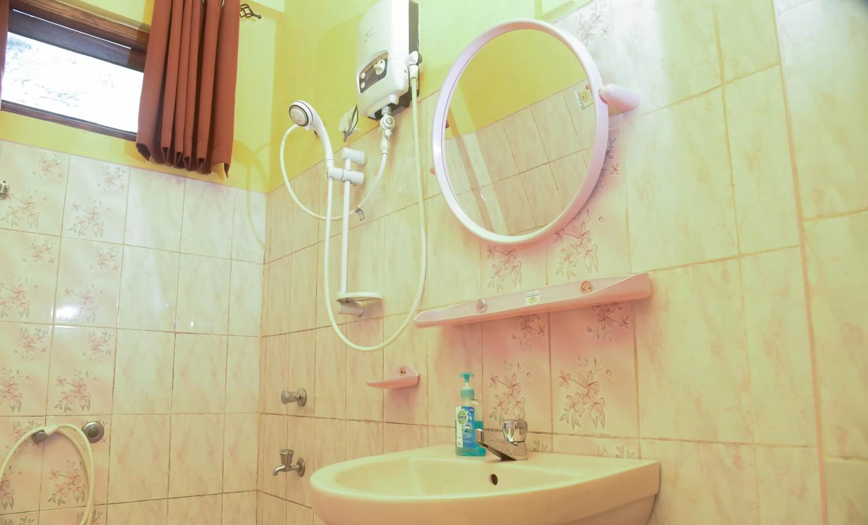 Bathroom in Madushanka Resort