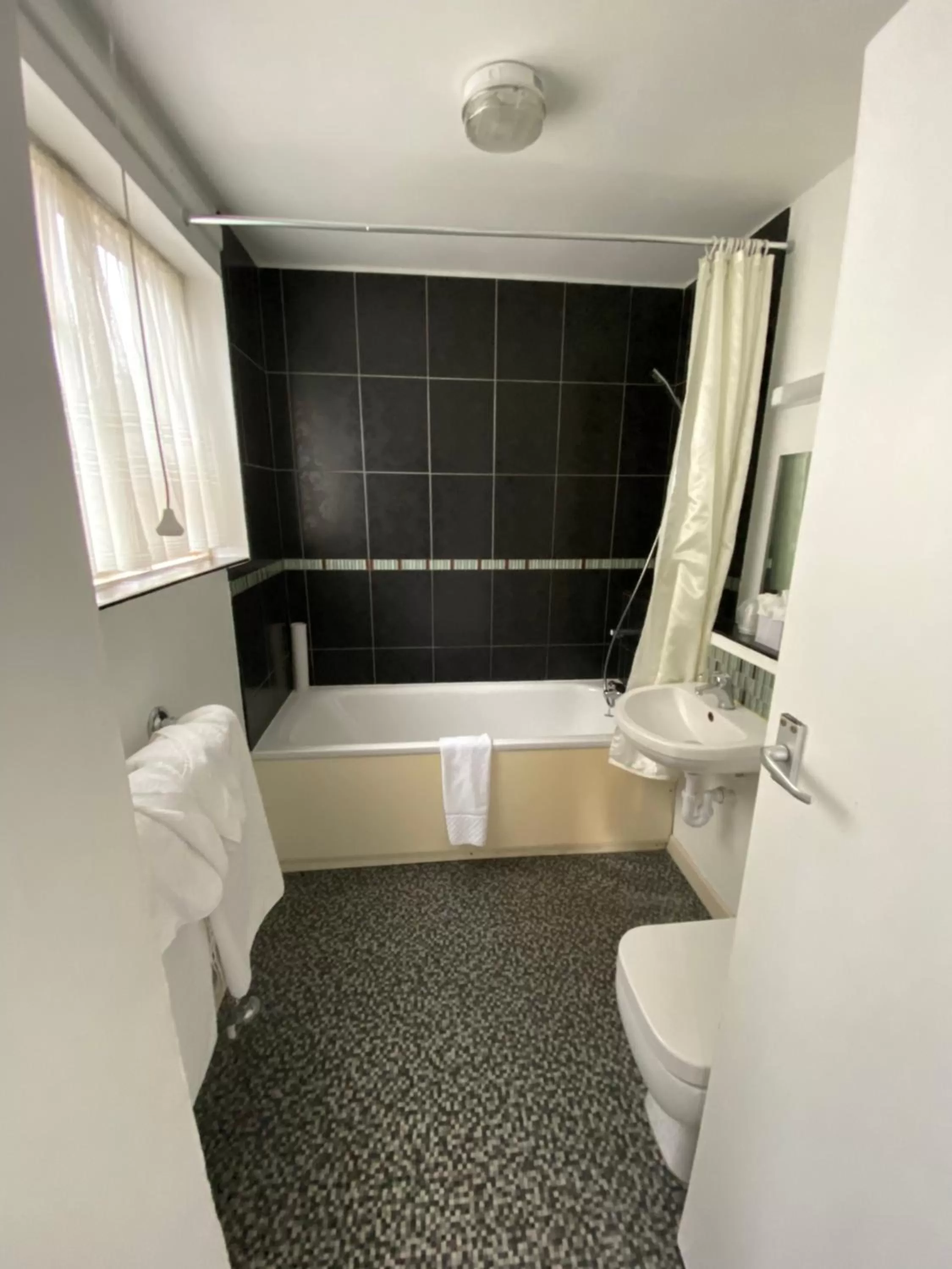 Bathroom in Cottonwood Boutique