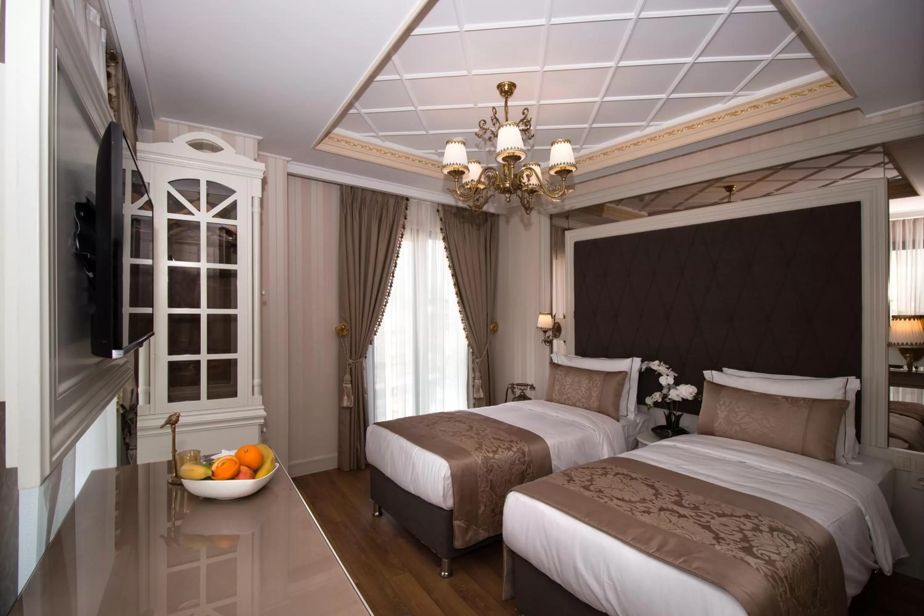 Photo of the whole room, Bed in Istanbul Town Hotel