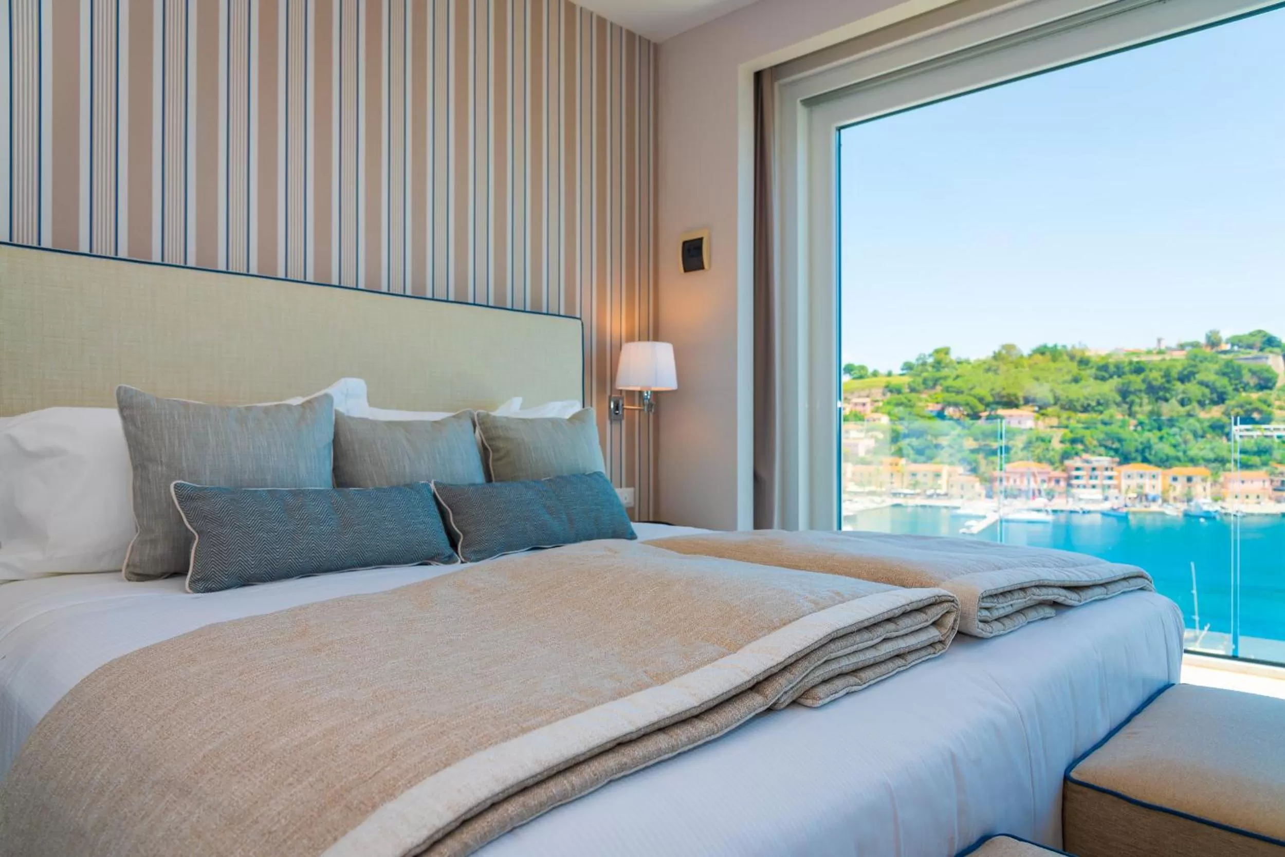 Photo of the whole room, Bed in Hotel Plaza