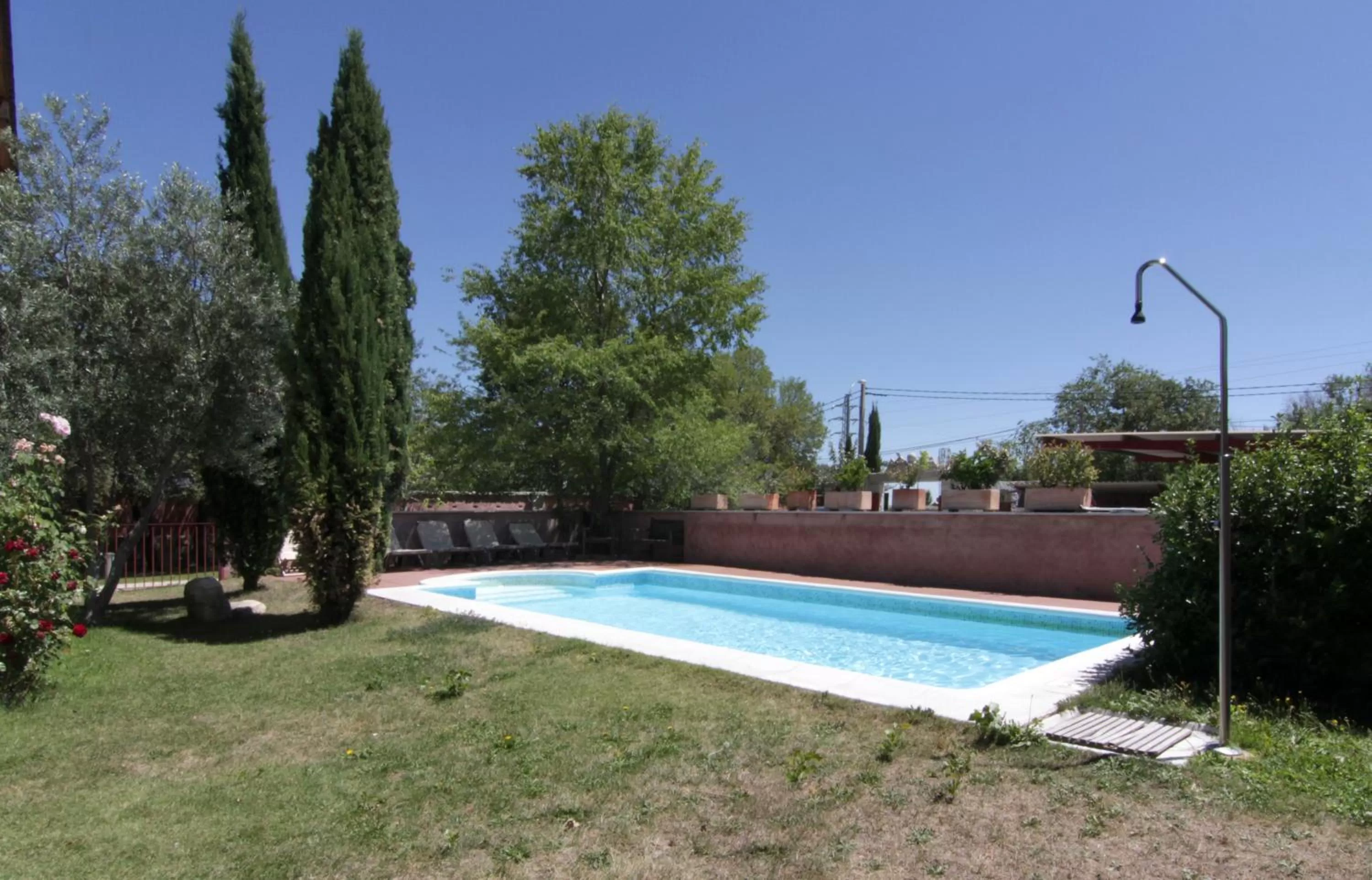 Swimming pool in Hotel Sara De Ur