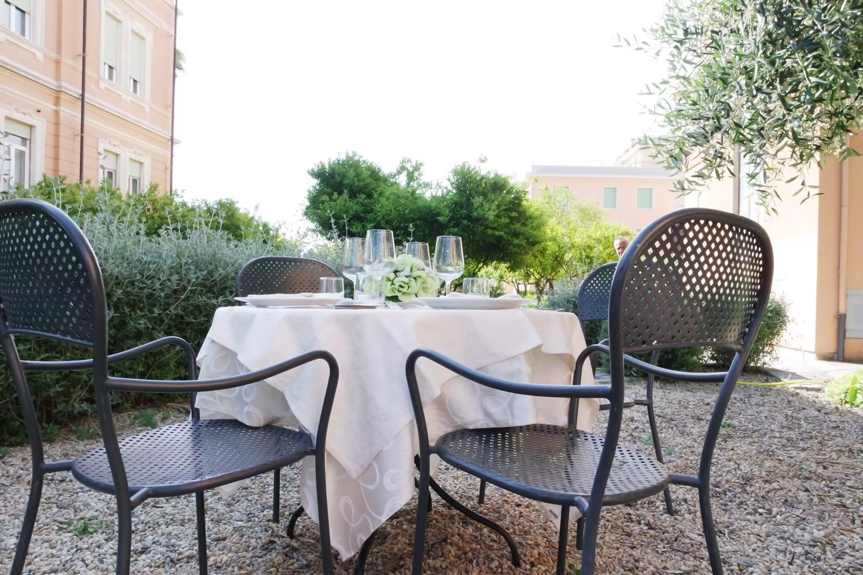 Patio in Hotel Villa San Giuseppe