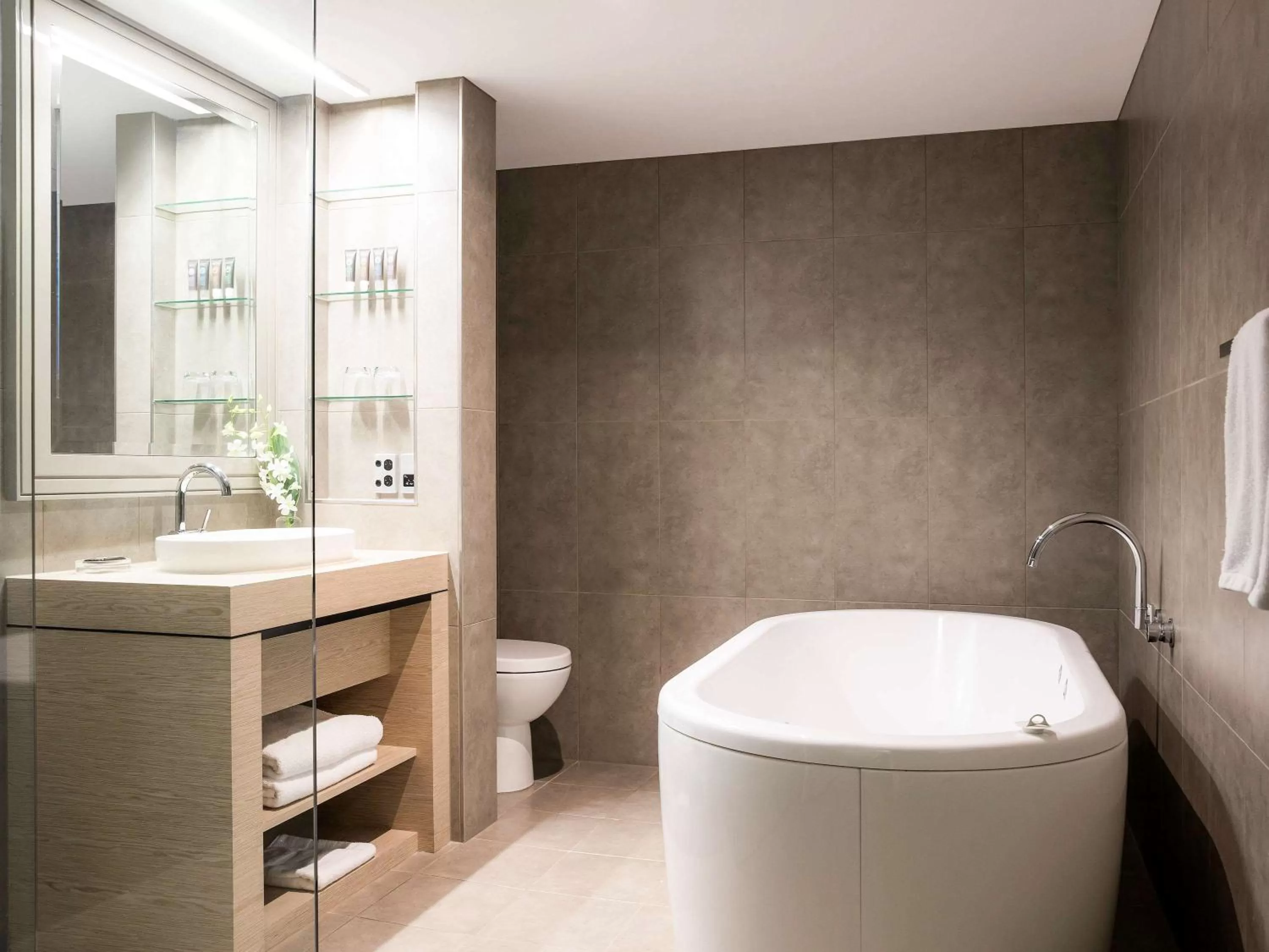 Photo of the whole room in Novotel Melbourne On Collins