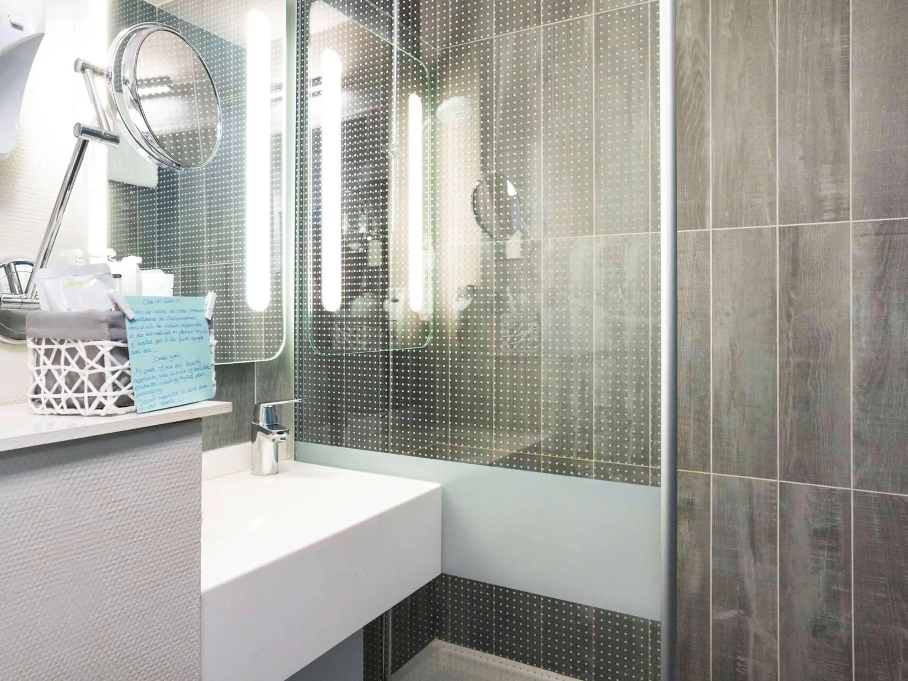 Superior Double Room in ibis Bordeaux Mérignac Superior Double Room in ibis Bordeaux Mérignac