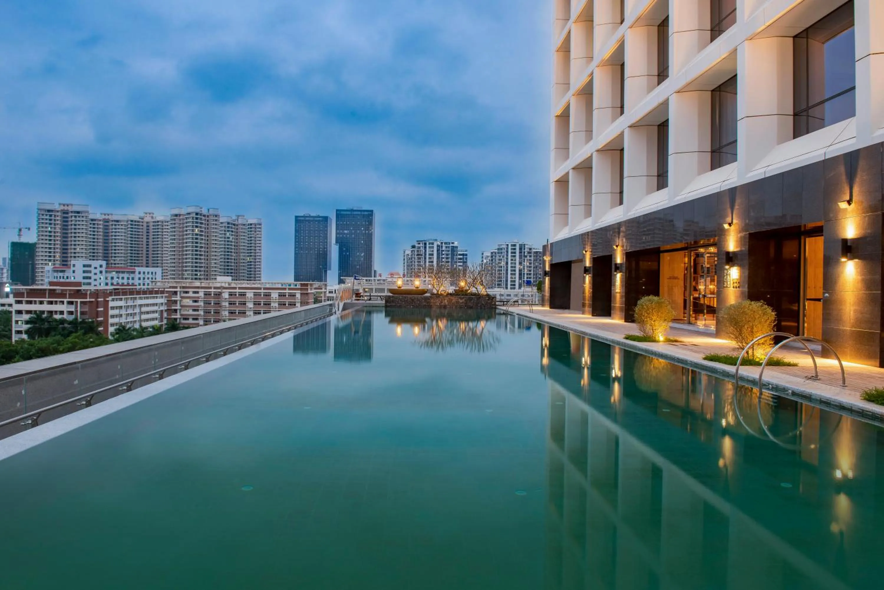 Swimming pool in Sofitel Haikou