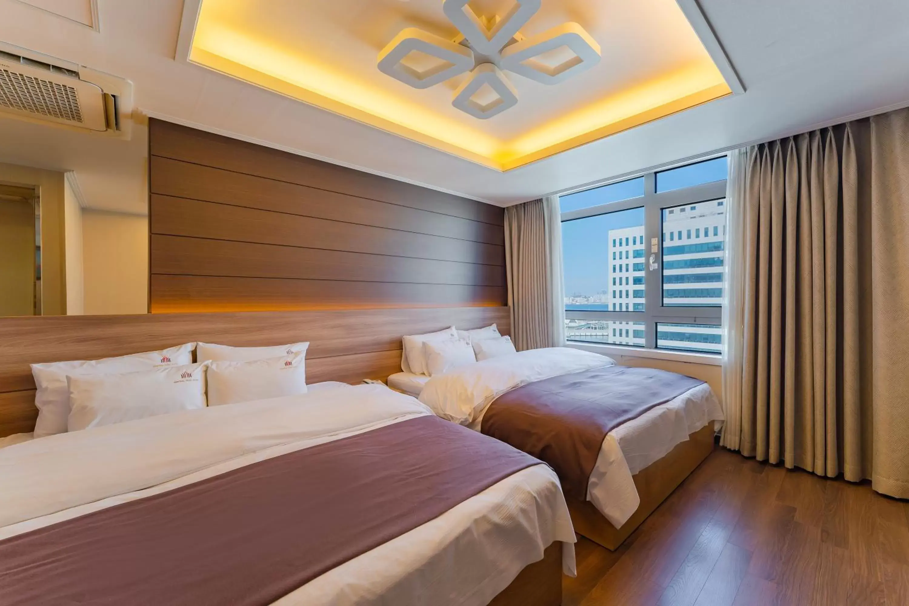 Family Suite with Harbor View in Central Park Hotel Busan Family Suite with Harbor View in Central Park Hotel Busan