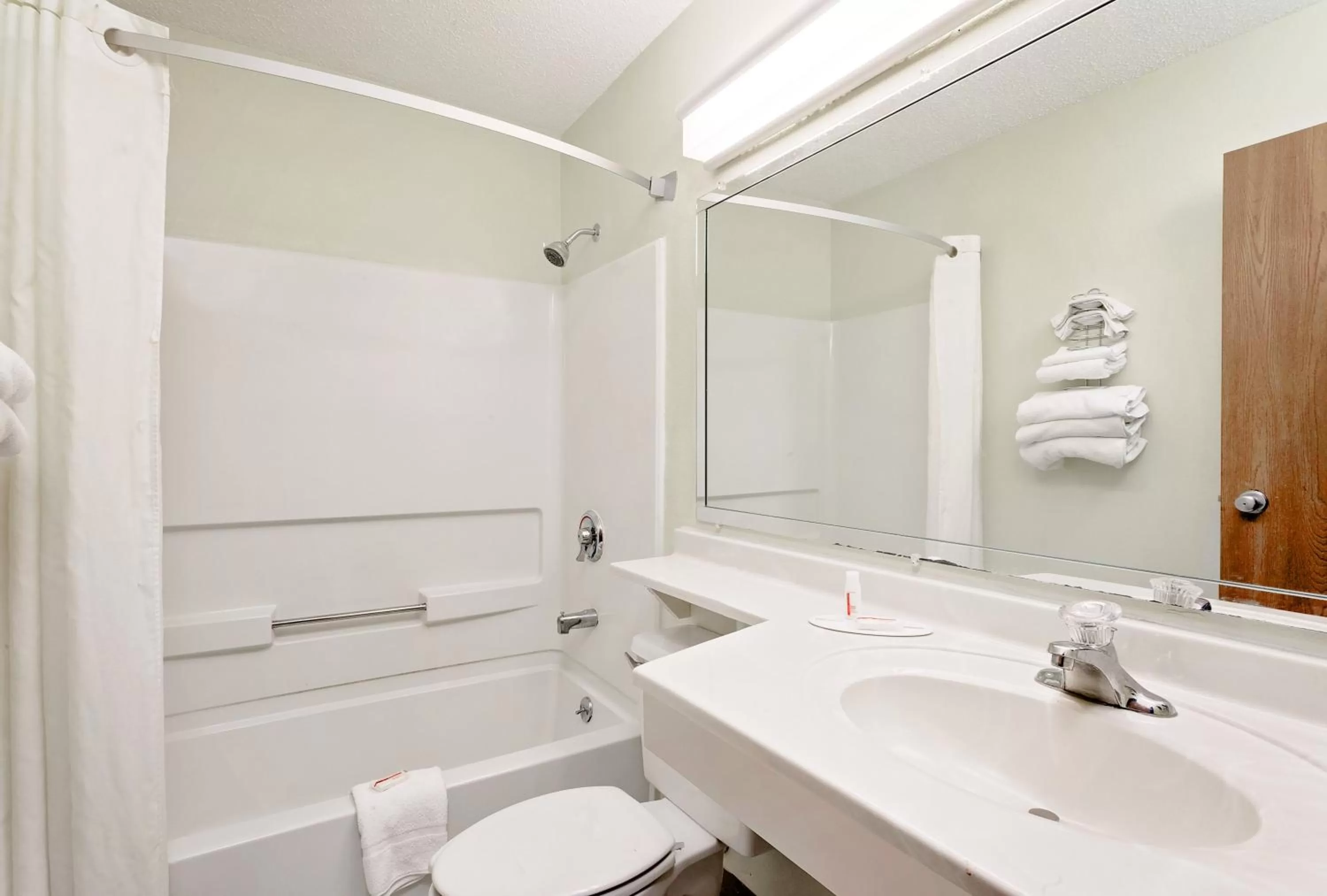 Bathroom in Super 8 by Wyndham Carlisle-South