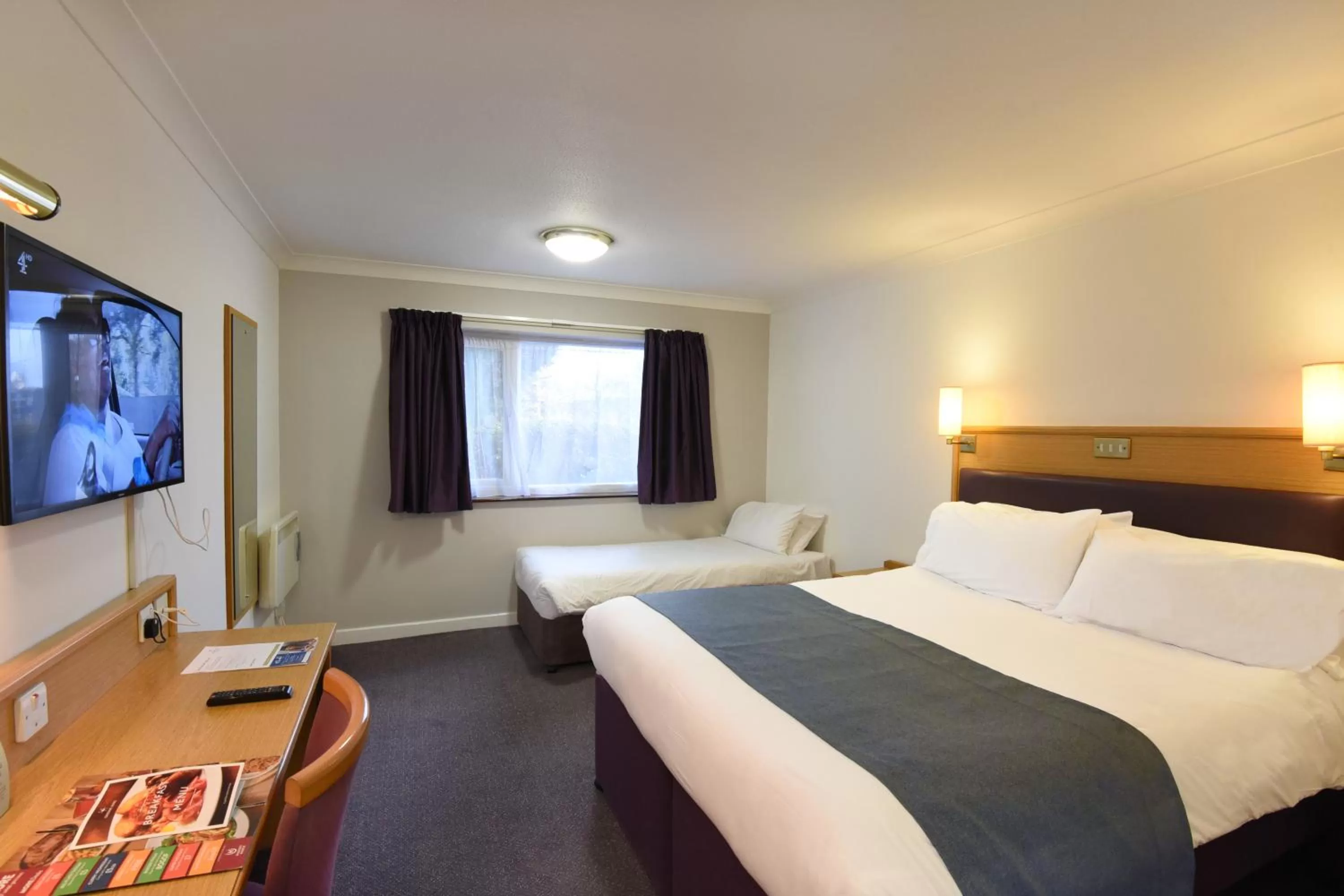 Bed in Royal Oak by Greene King inns