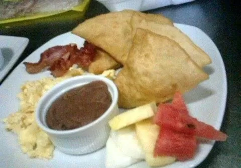 Breakfast in The Log Cab-Inn