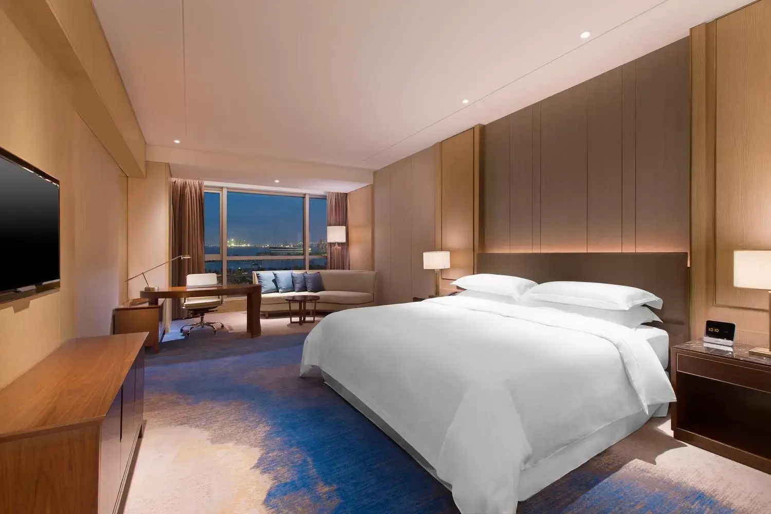 Premier King Room with Sea View in Sheraton Zhanjiang Hotel Premier King Room with Sea View in Sheraton Zhanjiang Hotel