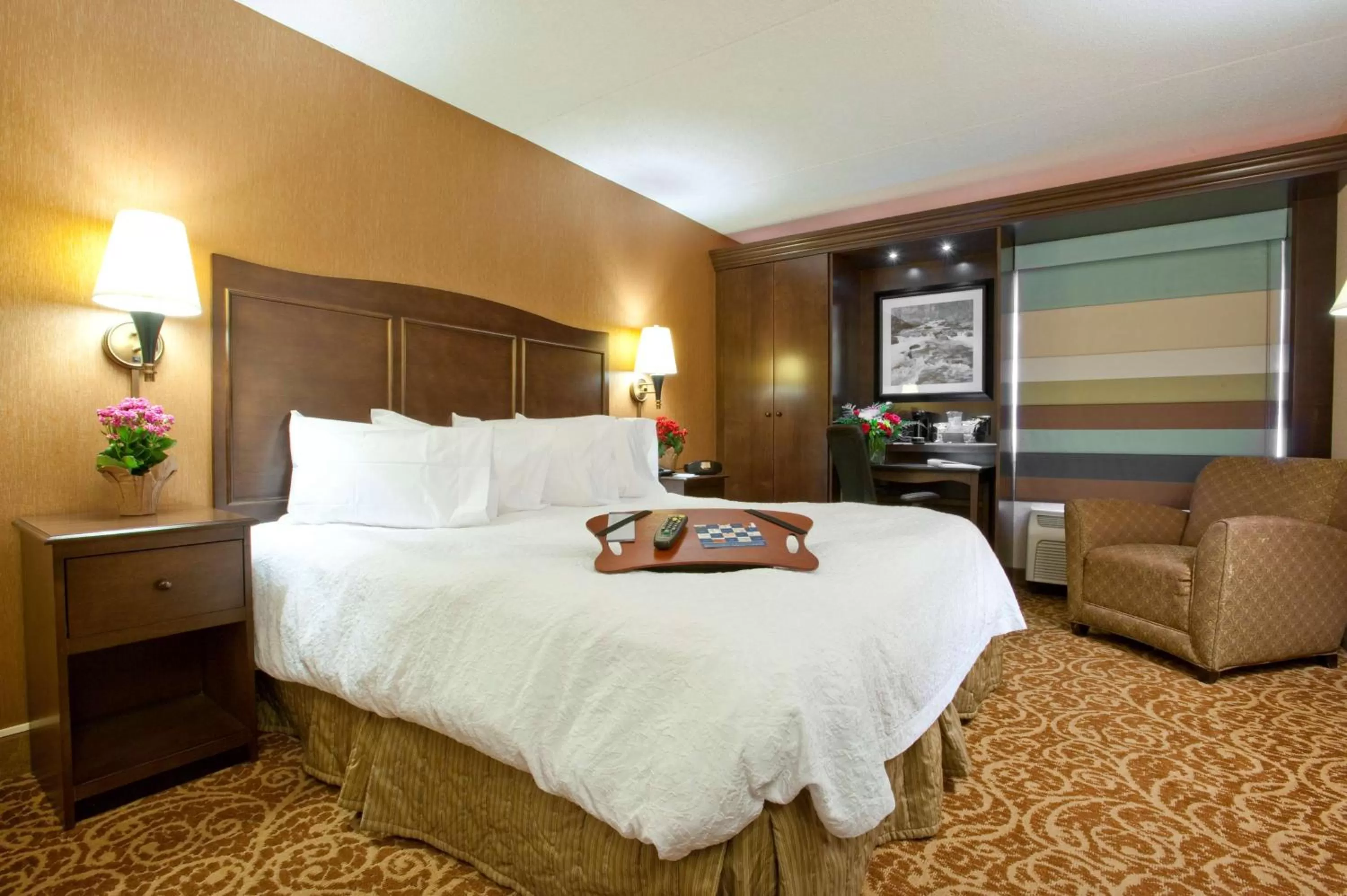 Bed in Hampton Inn Downingtown/Exton